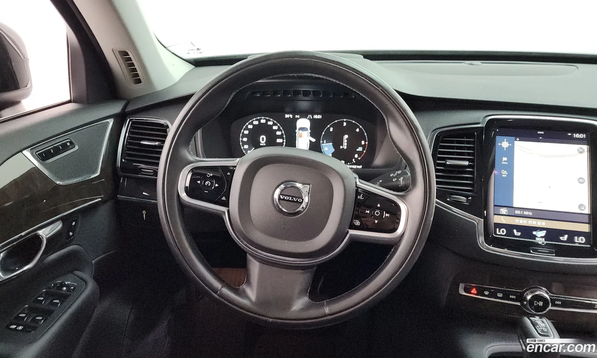 Volvo XC90 2017 — 7