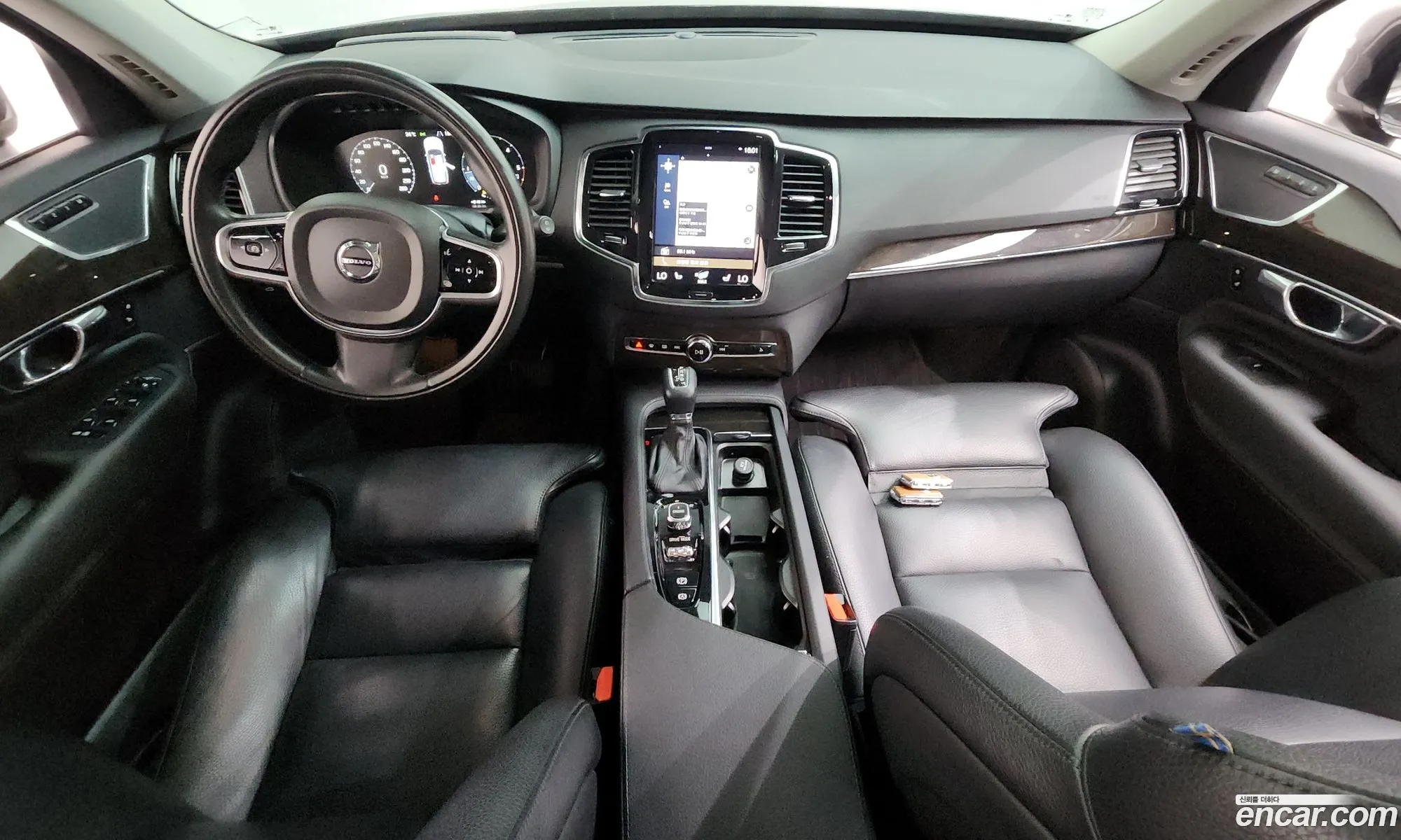 Volvo XC90 2017 — 8