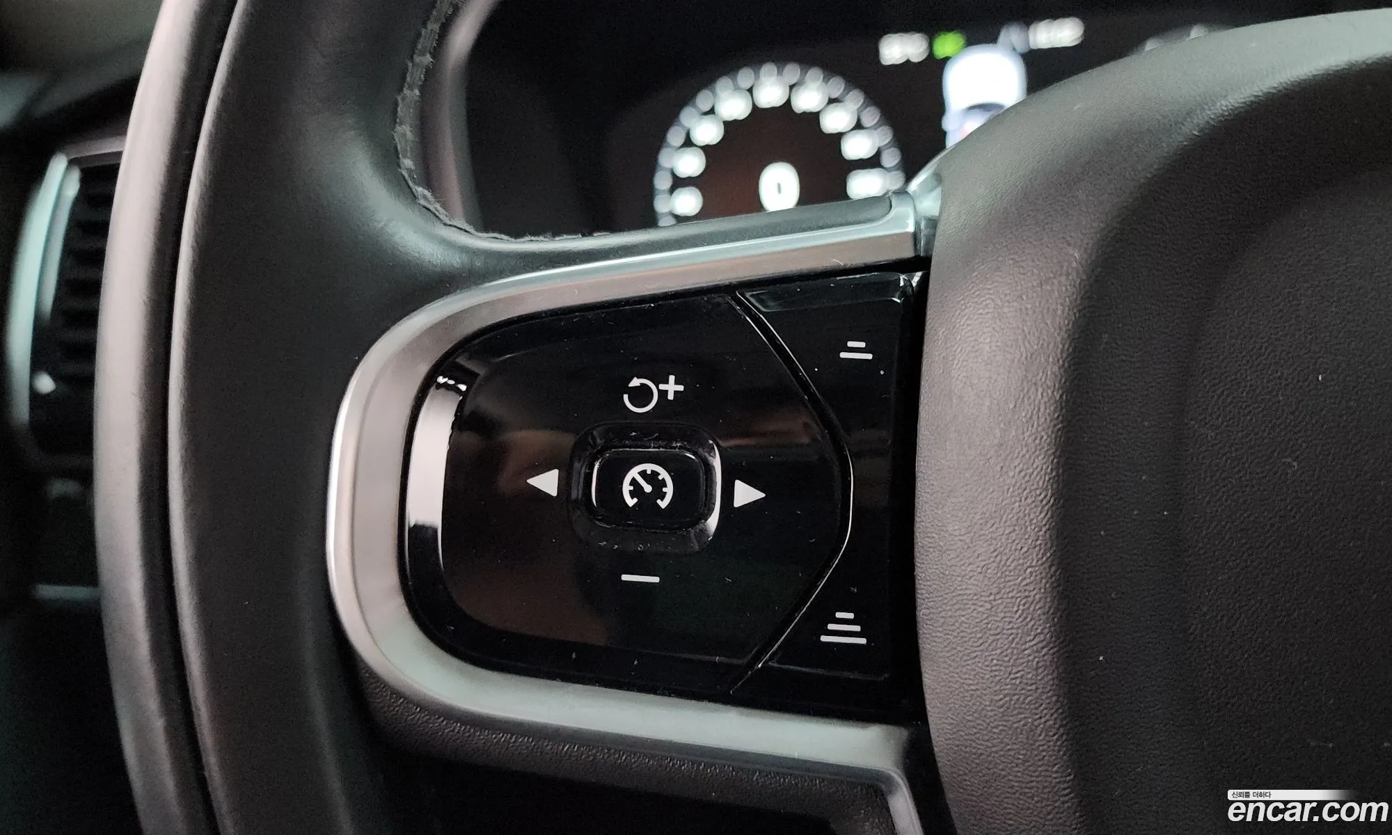 Volvo XC90 2017 — 3