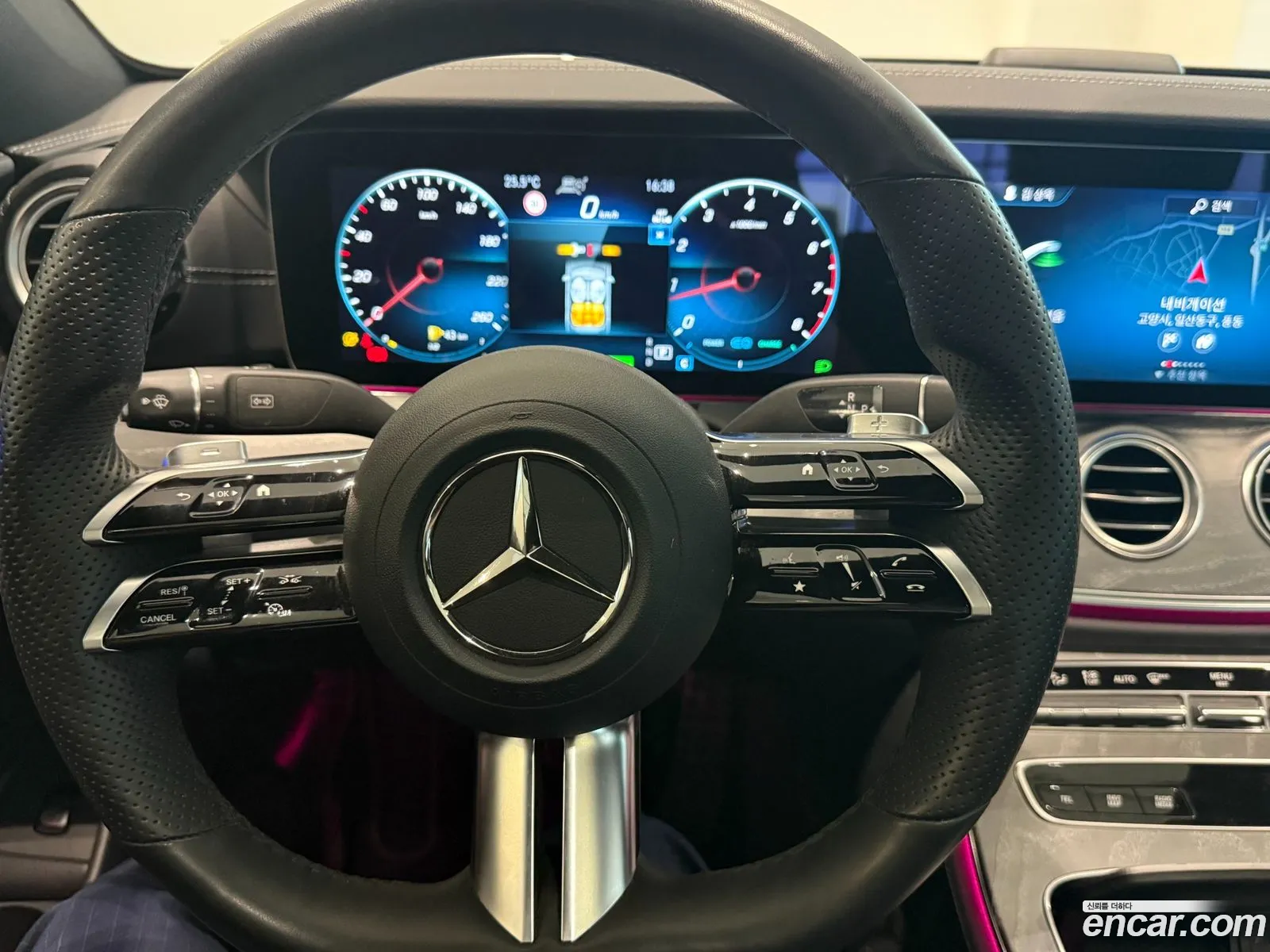 Mercedes-Benz E-Class W213 2022 — 12