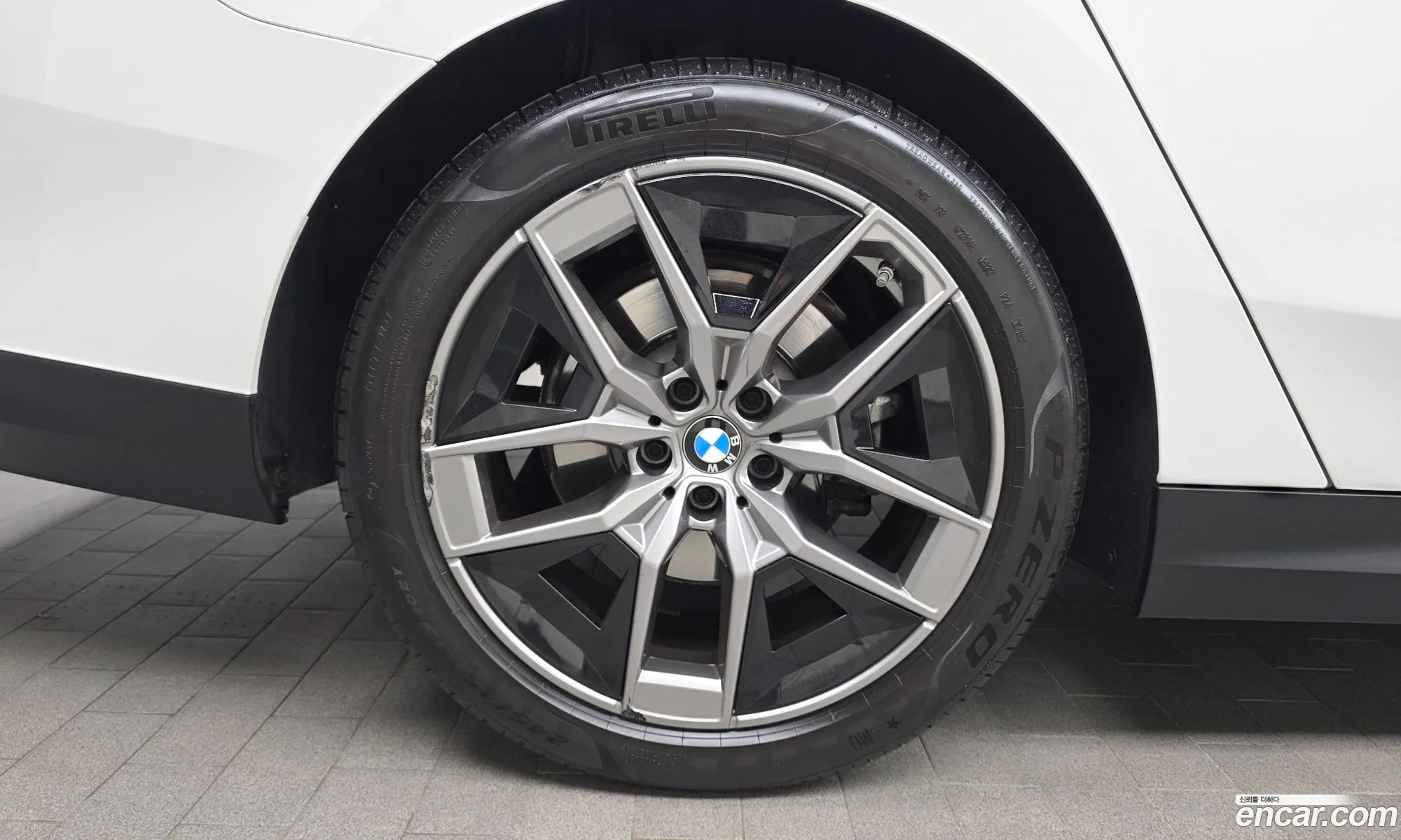 BMW 5 Series 2023 — 22