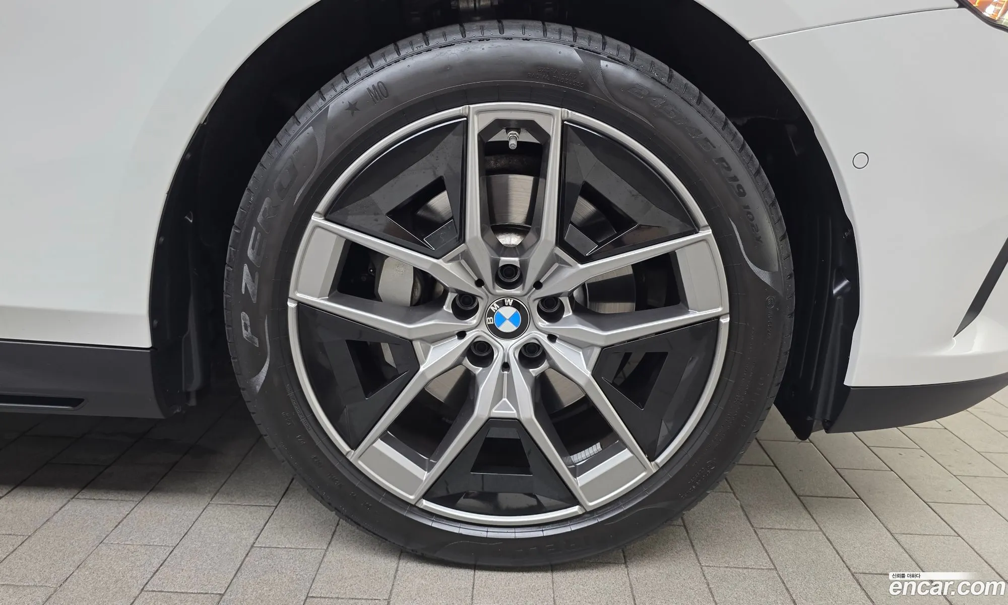 BMW 5 Series 2023 — 20