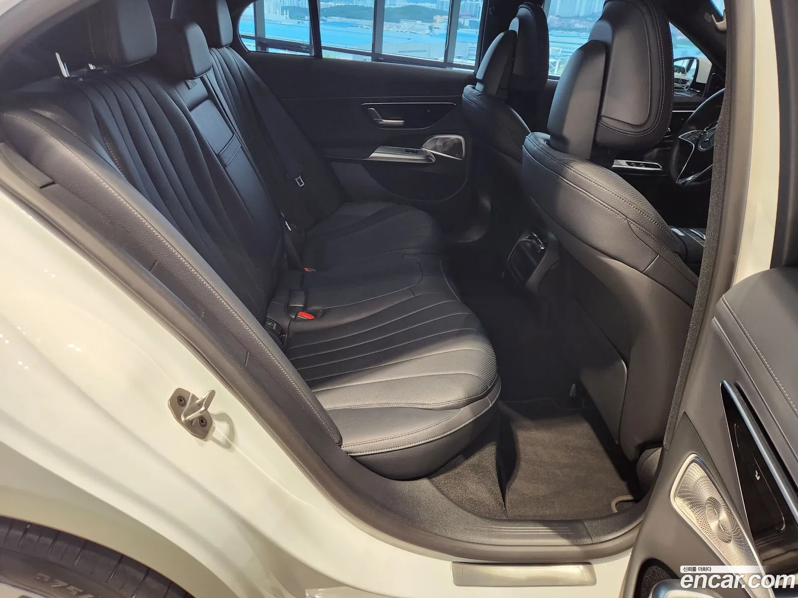Mercedes-Benz E-Class W214 2025 — 12