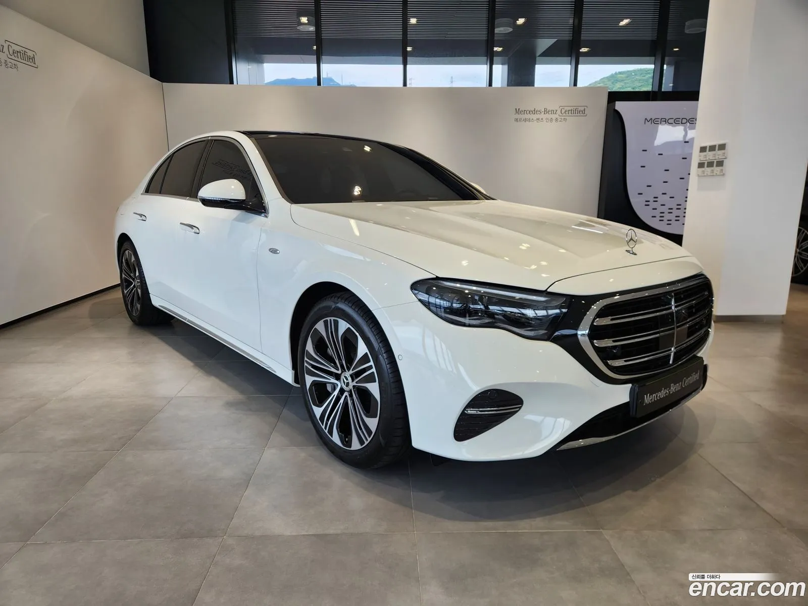 Mercedes-Benz E-Class W214 2025 — 3
