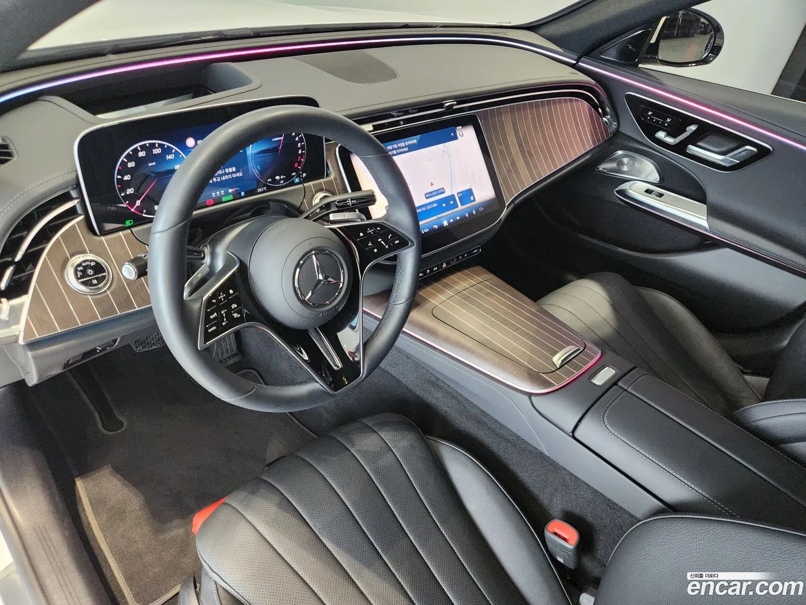 Mercedes-Benz E-Class W214 2025 — 18