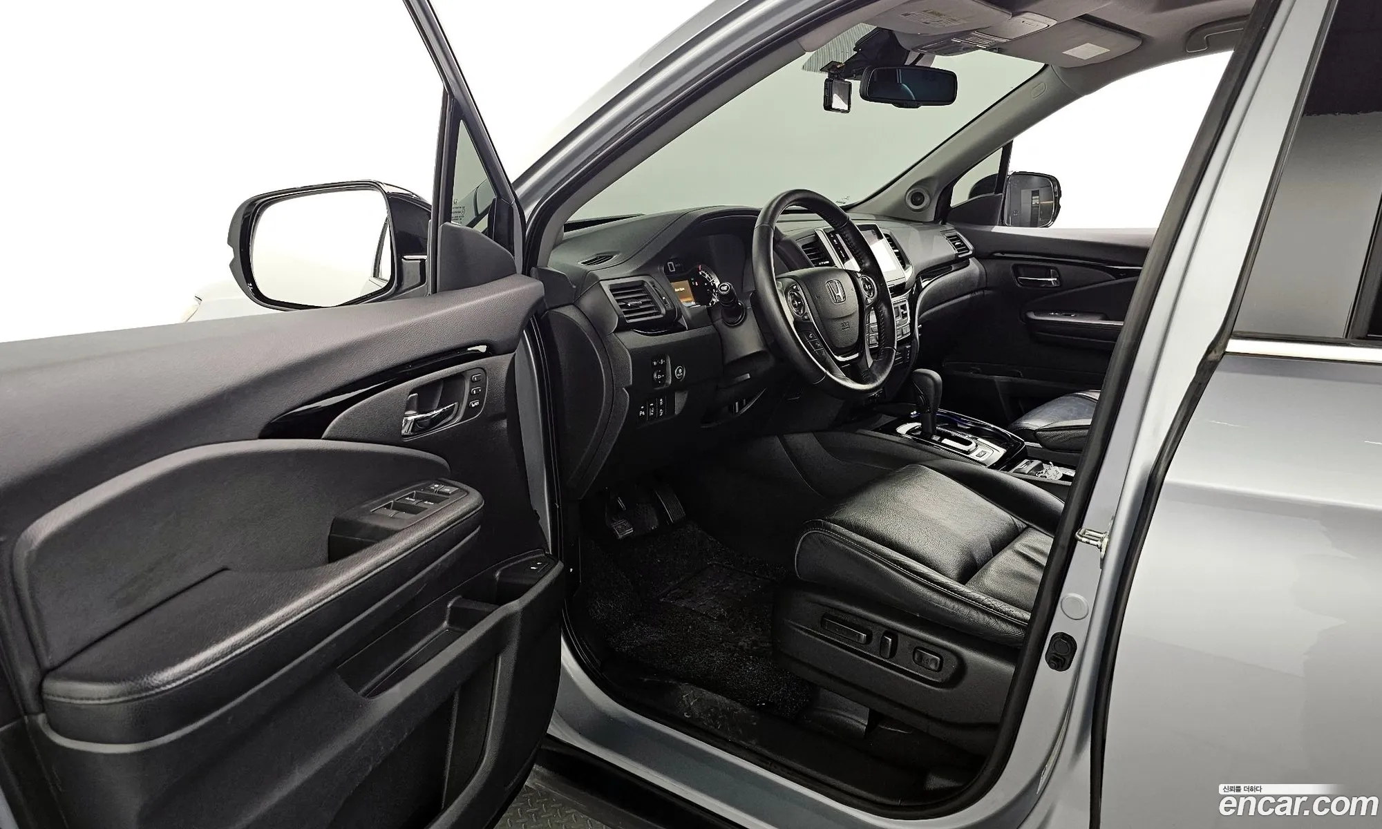 Honda Pilot 2018 5FNYF6850JB200223 — 14