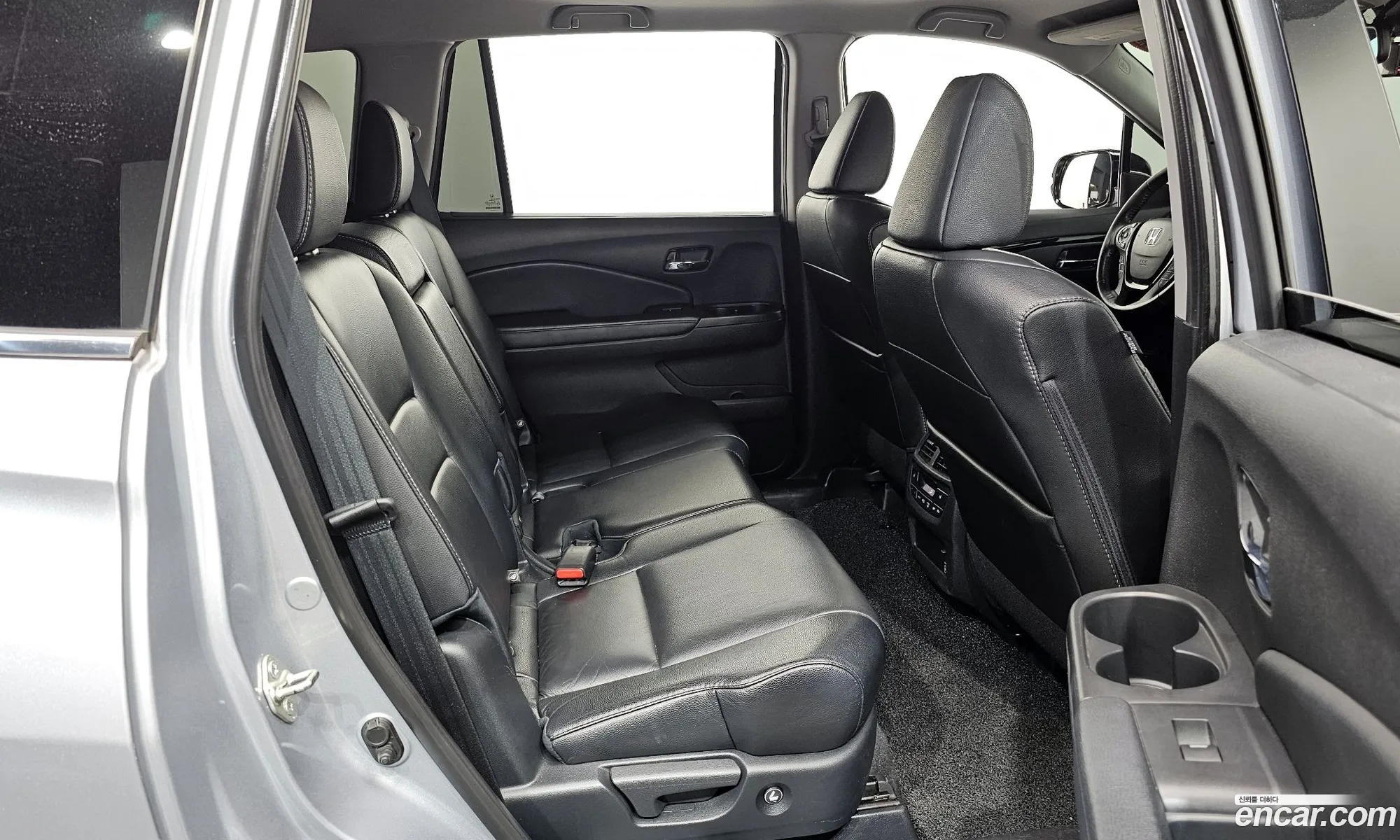 Honda Pilot 2018 5FNYF6850JB200223 — 19