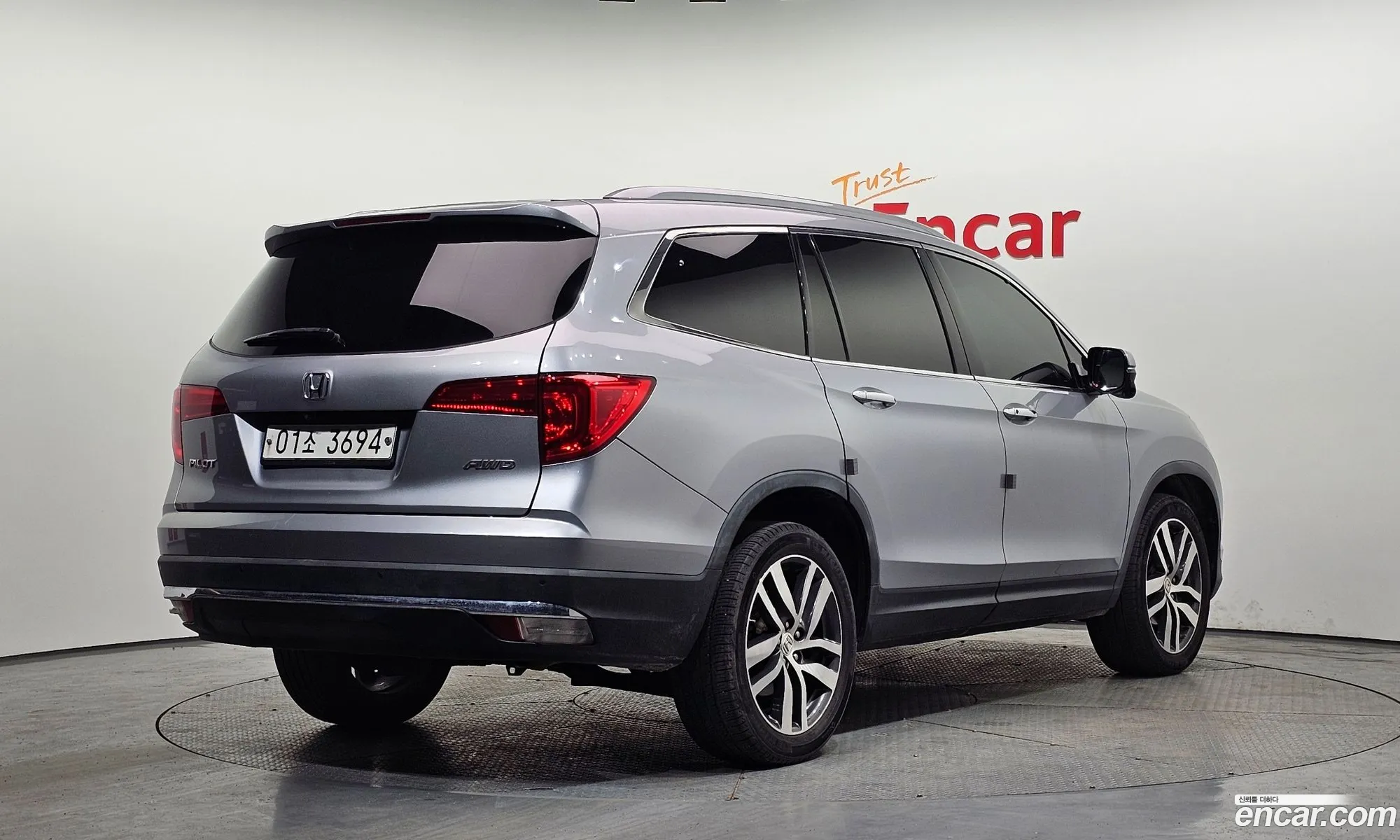 Honda Pilot 2018 5FNYF6850JB200223 — 18
