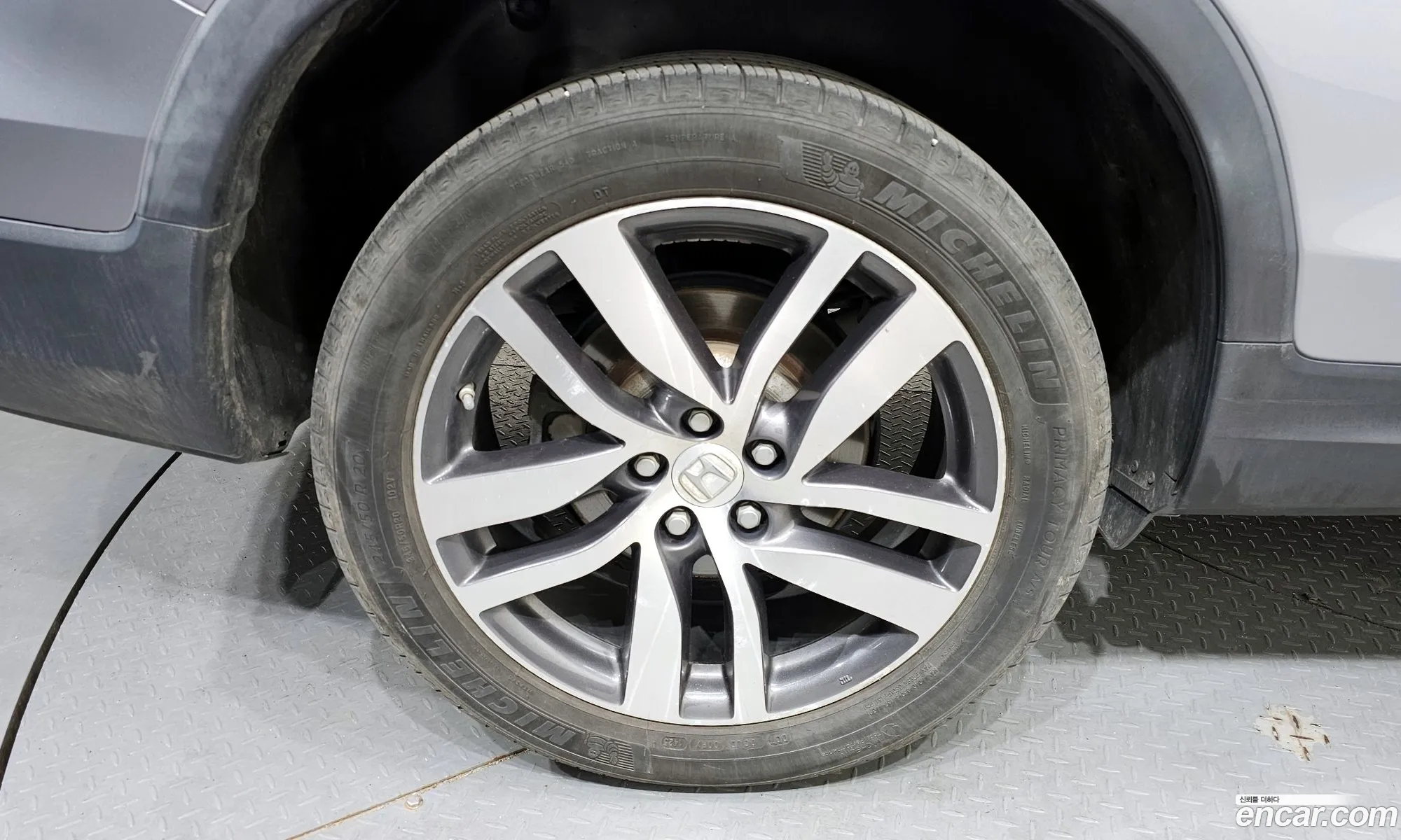 Honda Pilot 2018 5FNYF6850JB200223 — 13