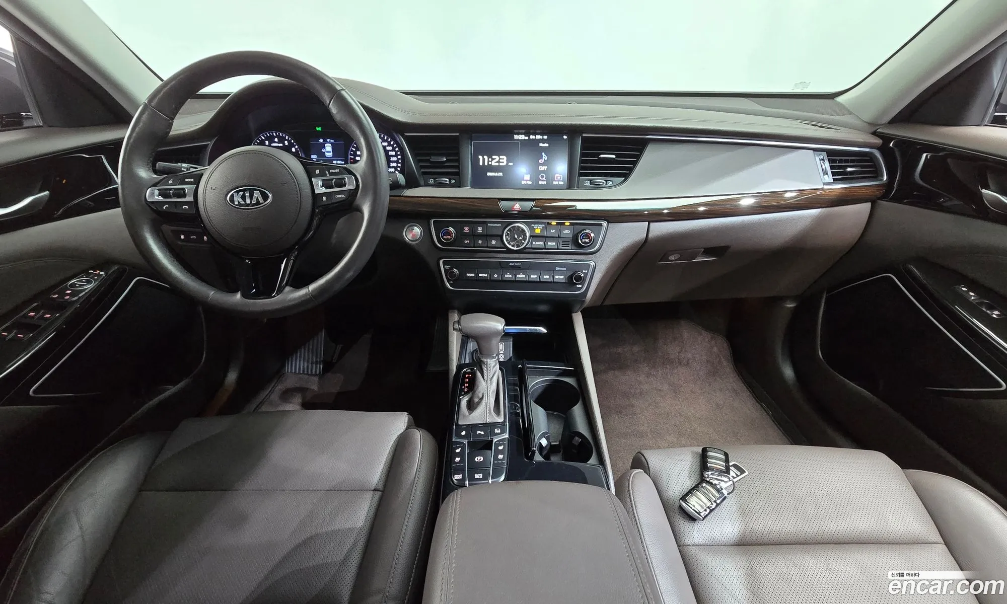 Kia K7 2019 — 2