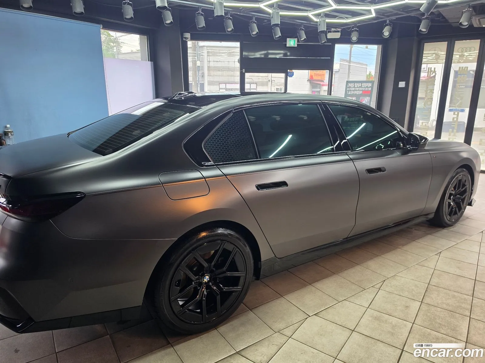 BMW 7 Series 2023 — 18