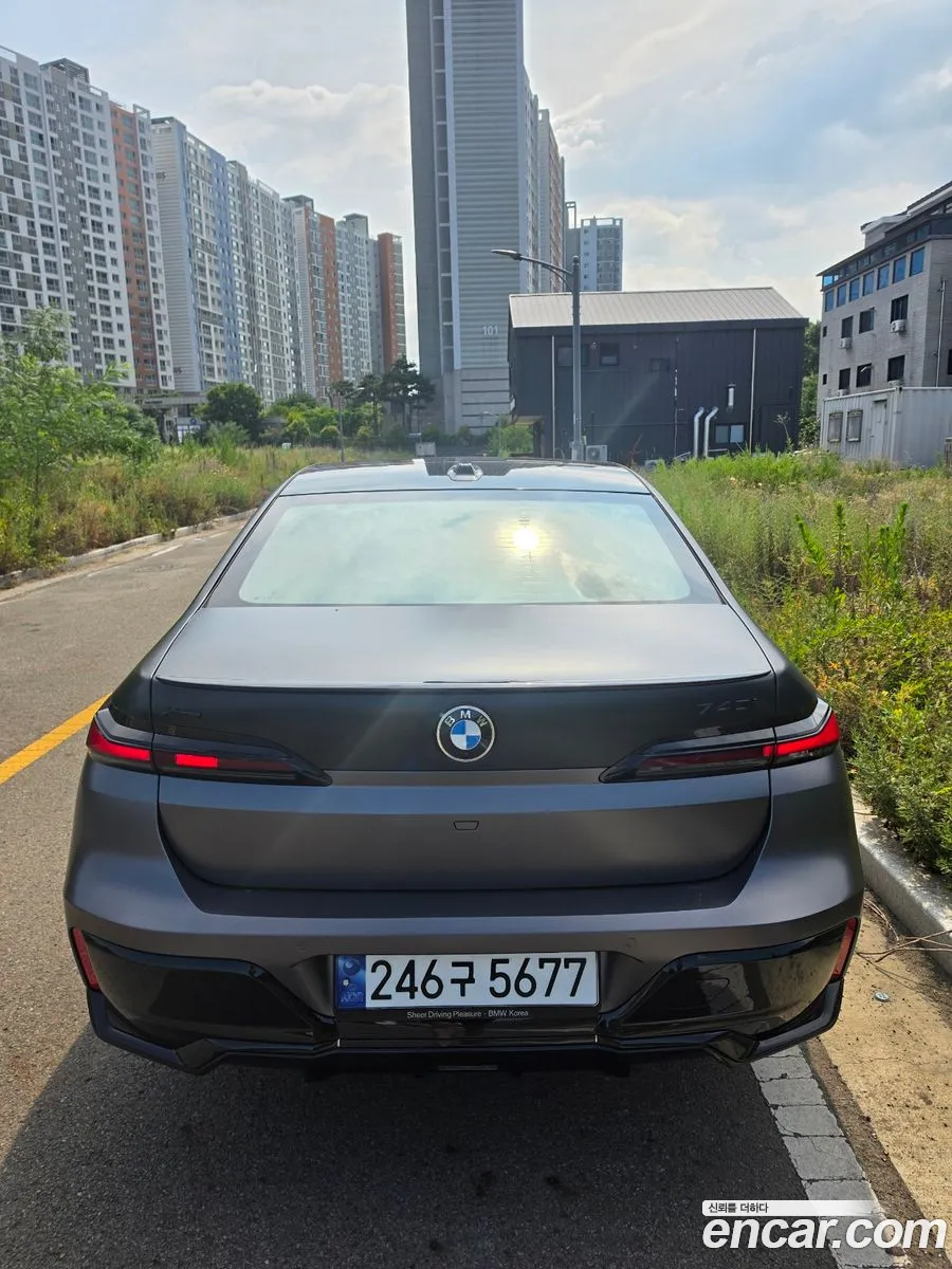 BMW 7 Series 2023 — 16