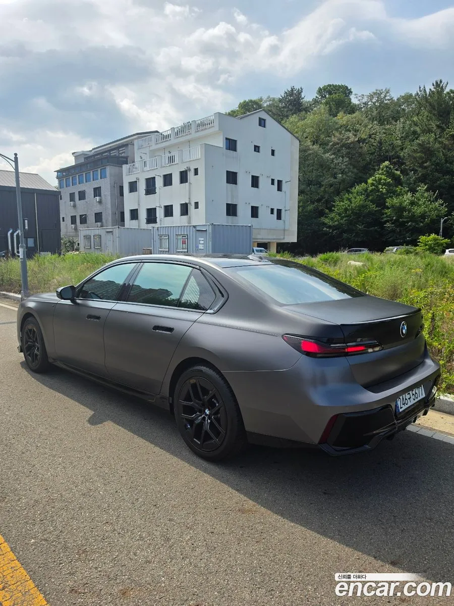 BMW 7 Series 2023 — 11