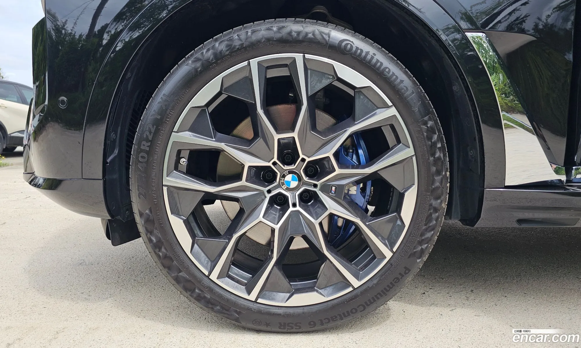 BMW X7 2024 — 7