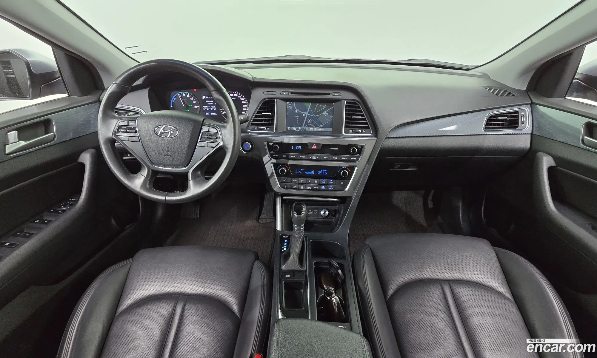 Hyundai LF Sonata Hybrid 2016 — 3