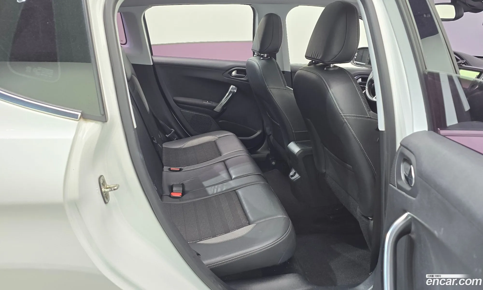 Peugeot 2008 2015 VF3CU9HP8FY045016 — 2