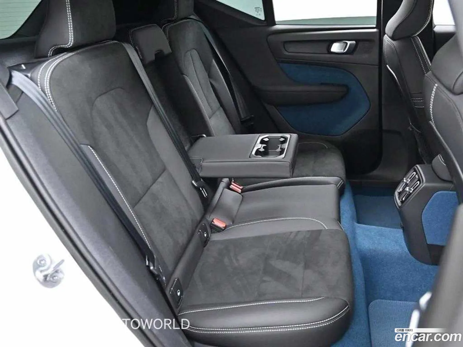 Volvo XC40 Recharge 2024 — 6