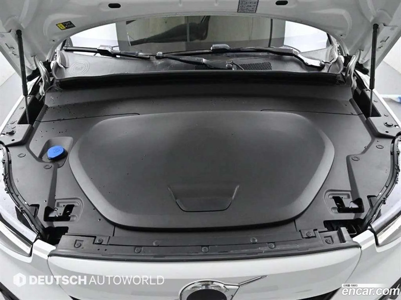 Volvo XC40 Recharge 2024 — 17