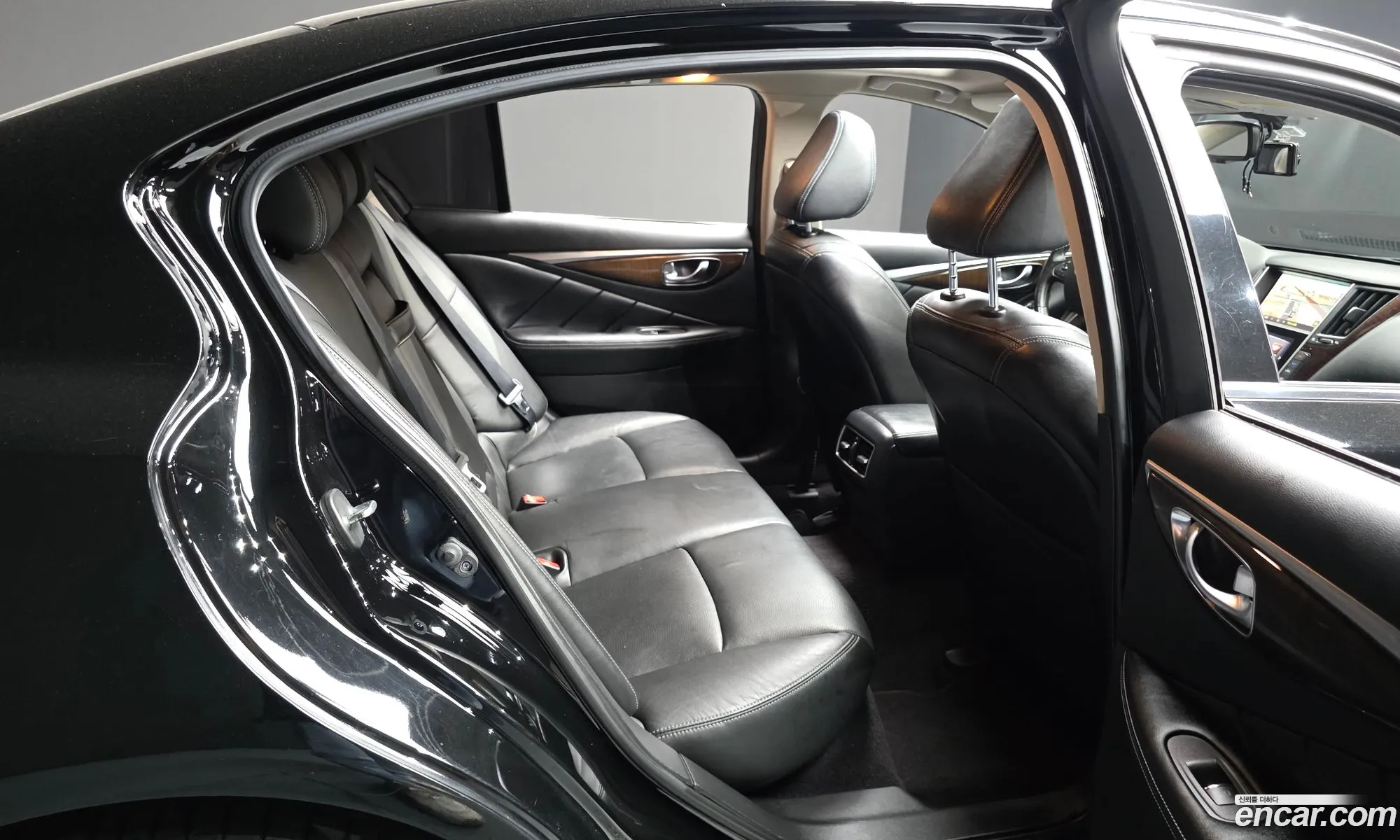 Infiniti Q50 2016 — 2