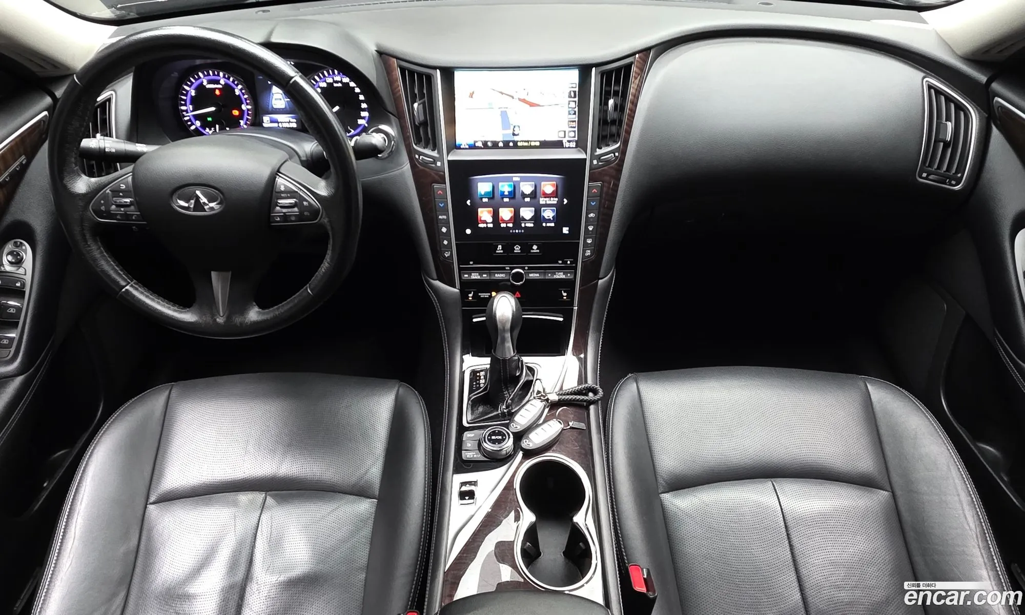 Infiniti Q50 2016 — 14
