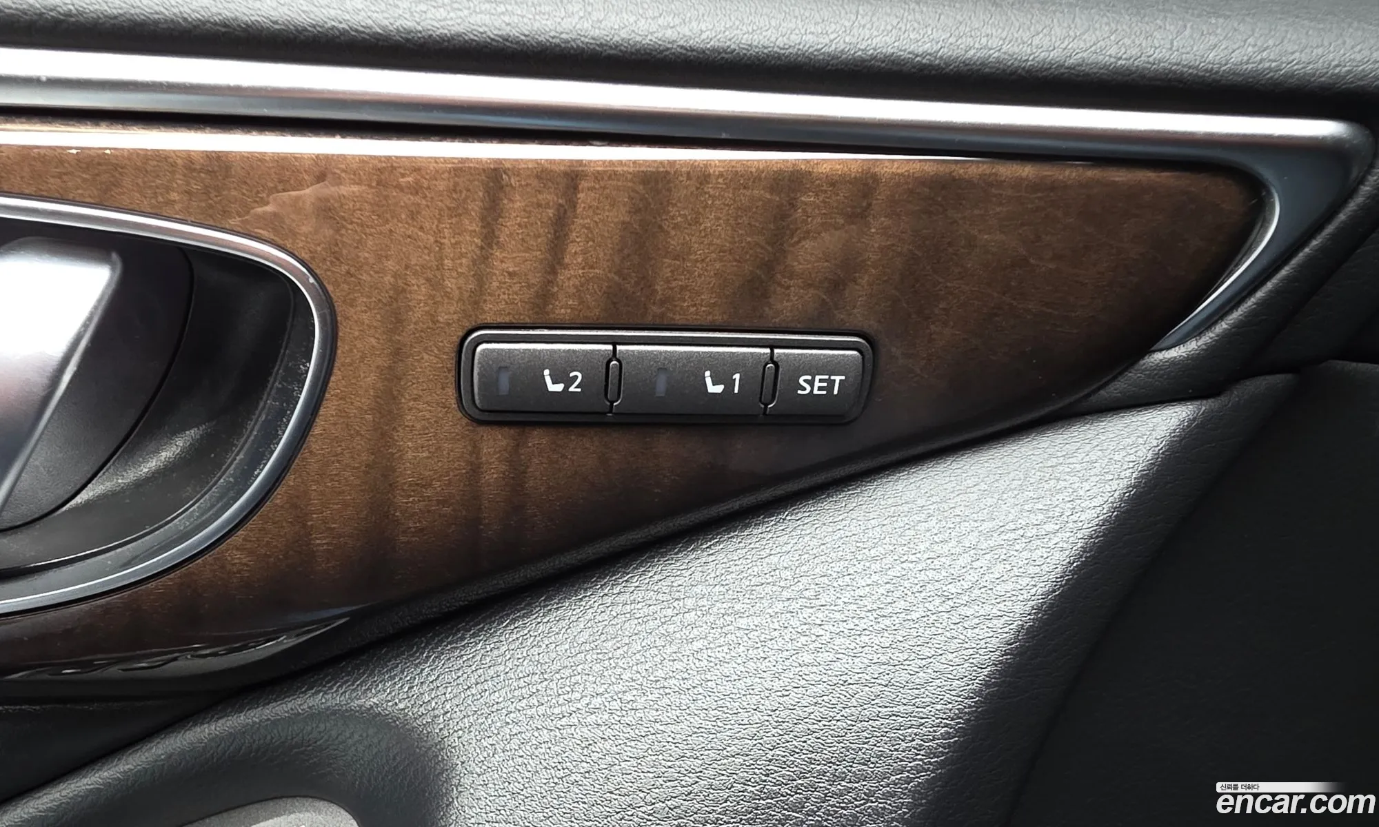 Infiniti Q50 2016 — 18