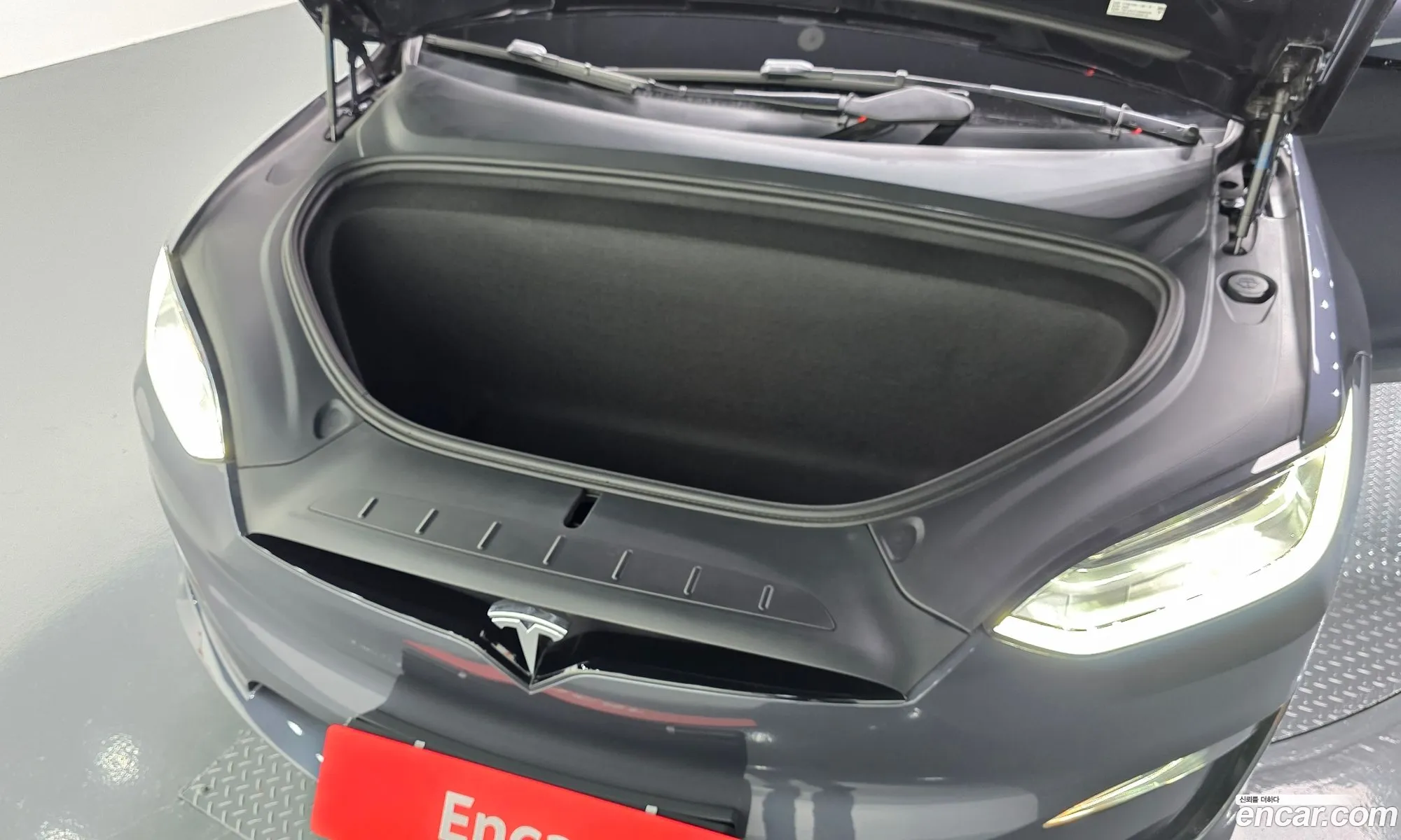 Tesla Model X 2023 — 20