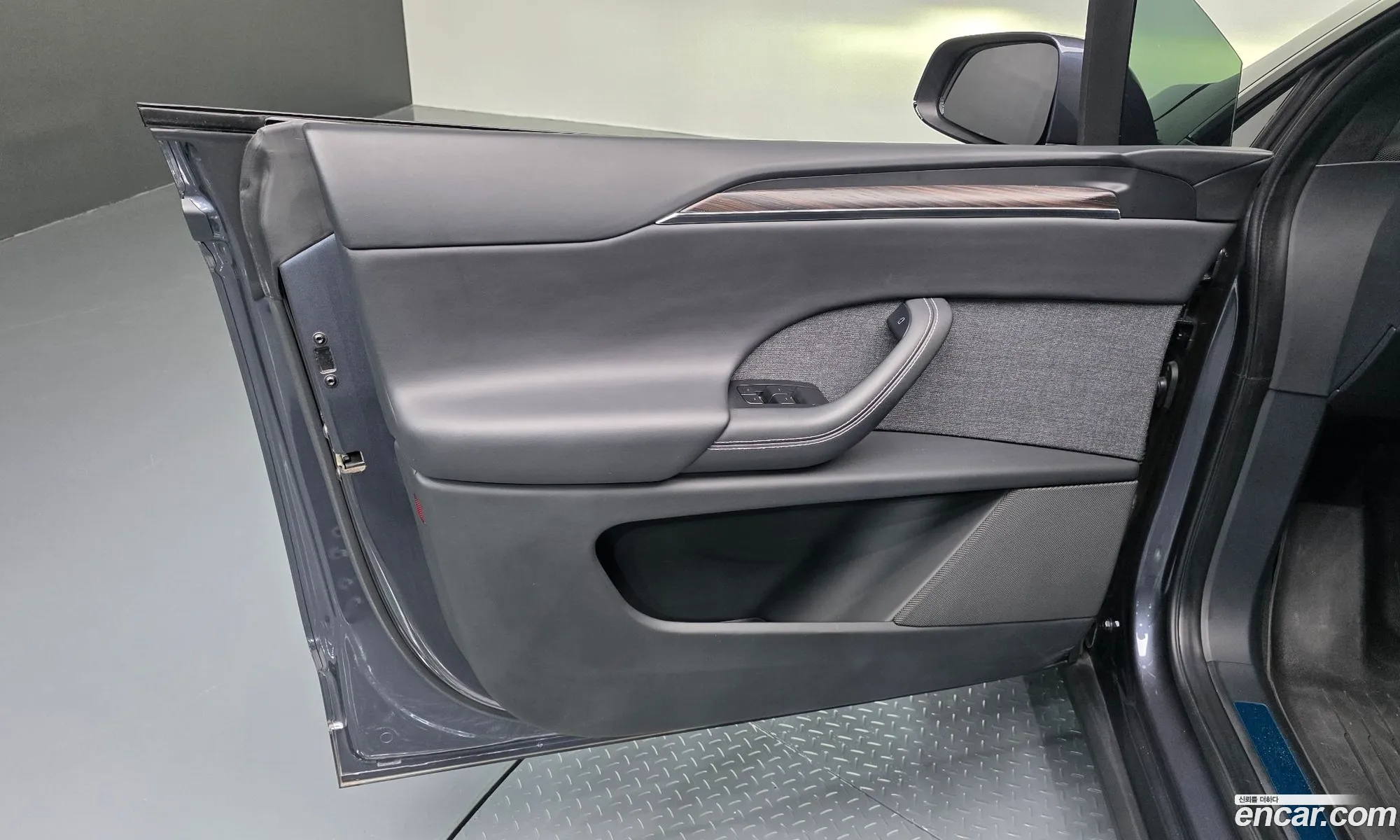 Tesla Model X 2023 — 6
