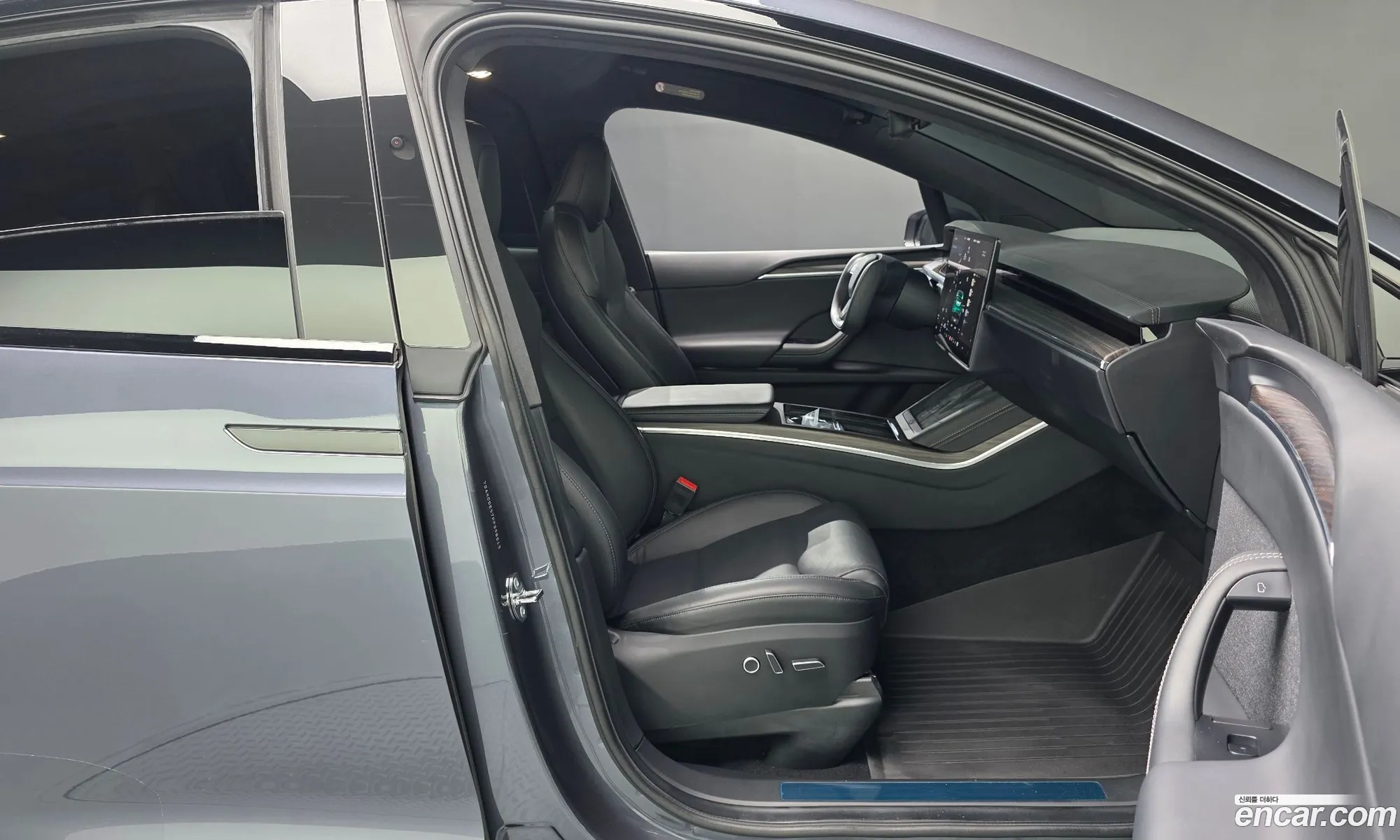 Tesla Model X 2023 — 4