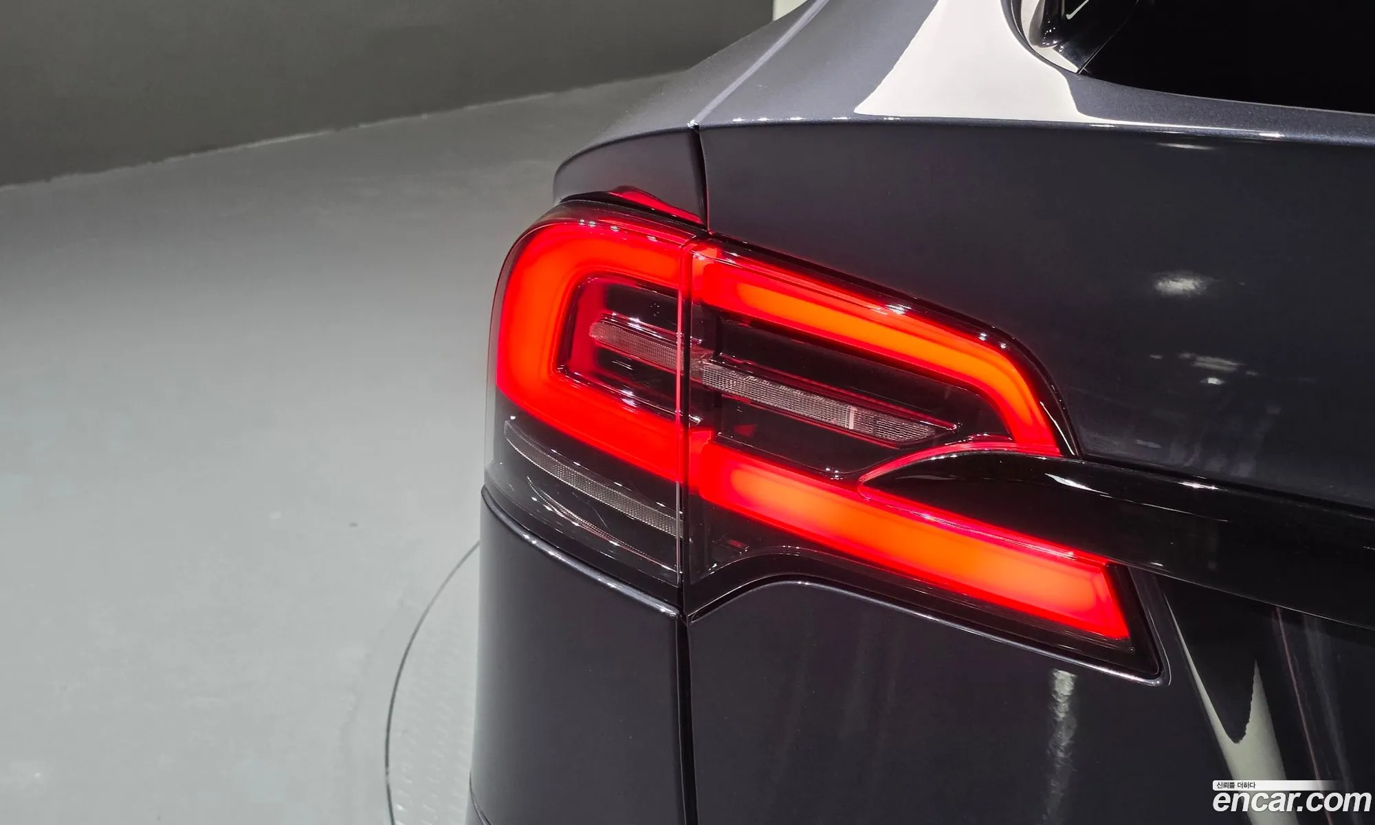 Tesla Model X 2023 — 24