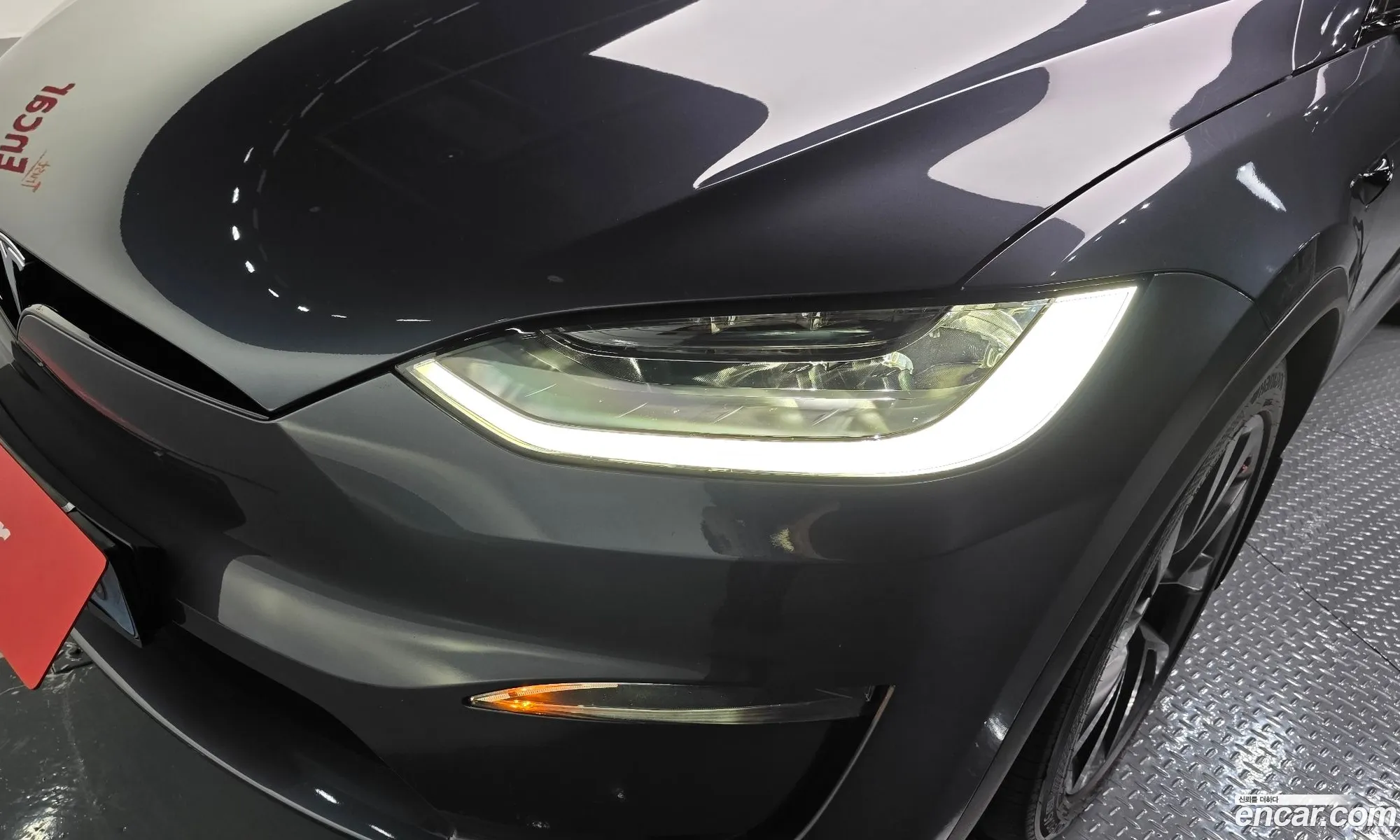 Tesla Model X 2023 — 30