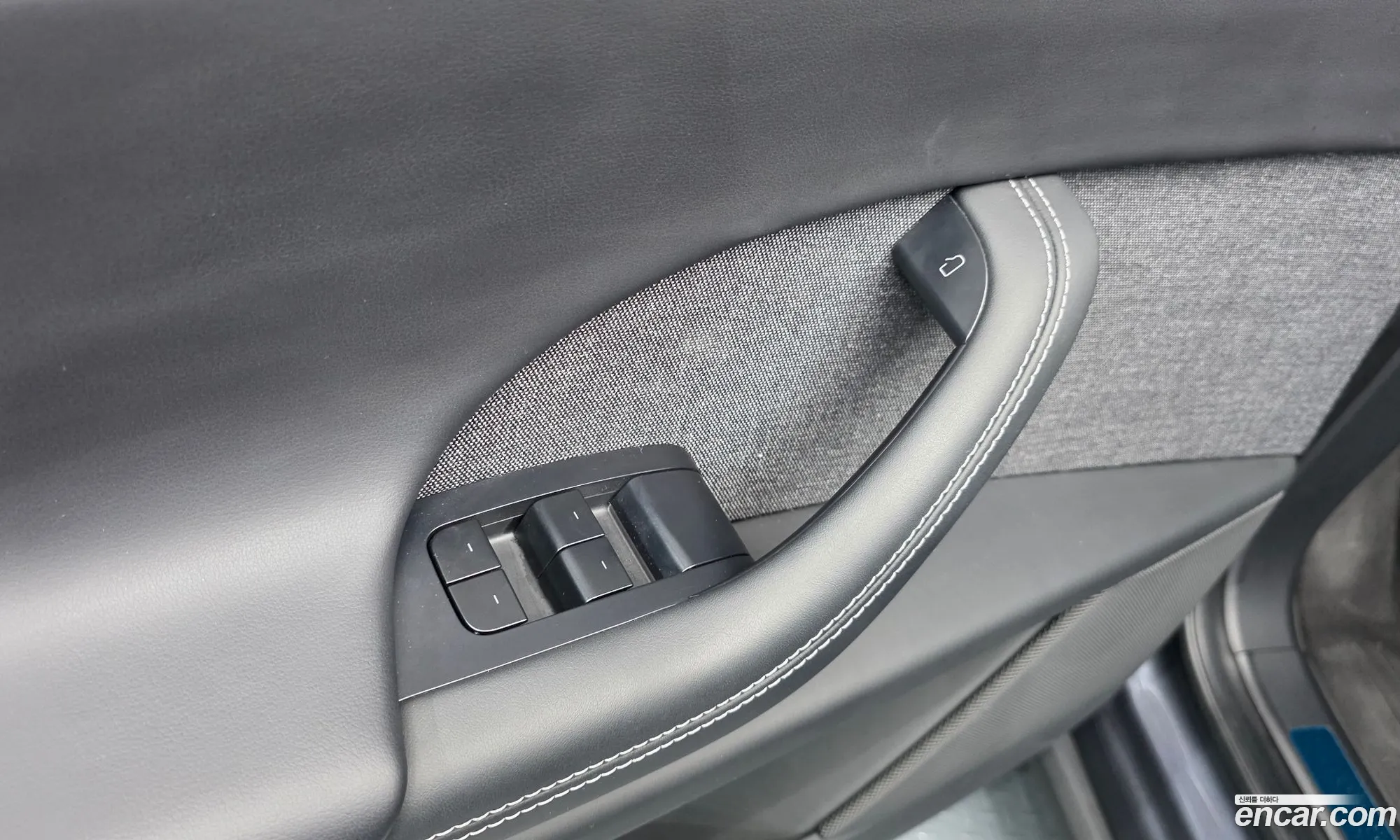 Tesla Model X 2023 — 18