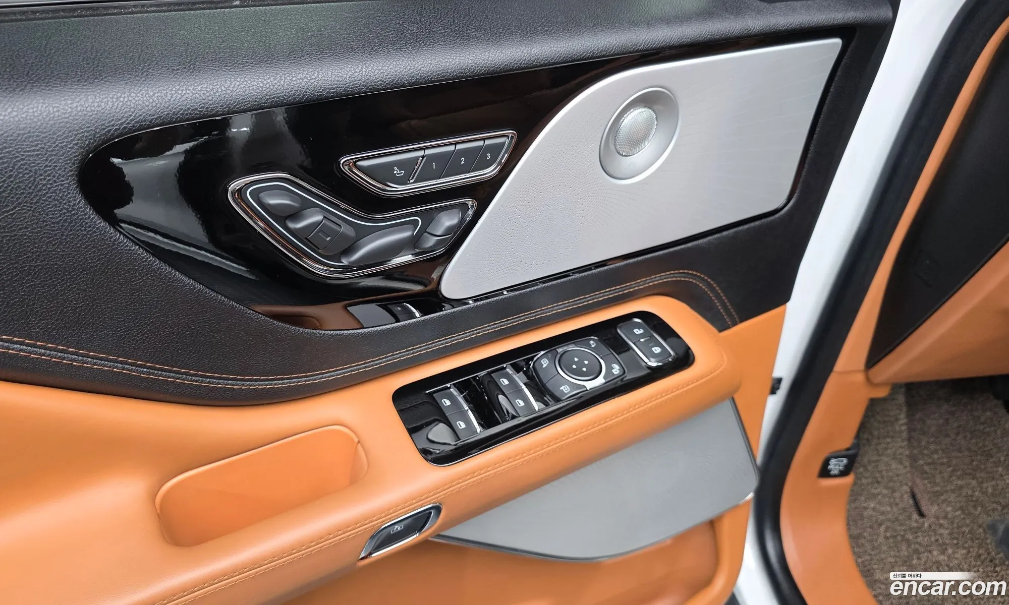 Lincoln Aviator 2023 5LM5J9XC2PGL07199 — 3