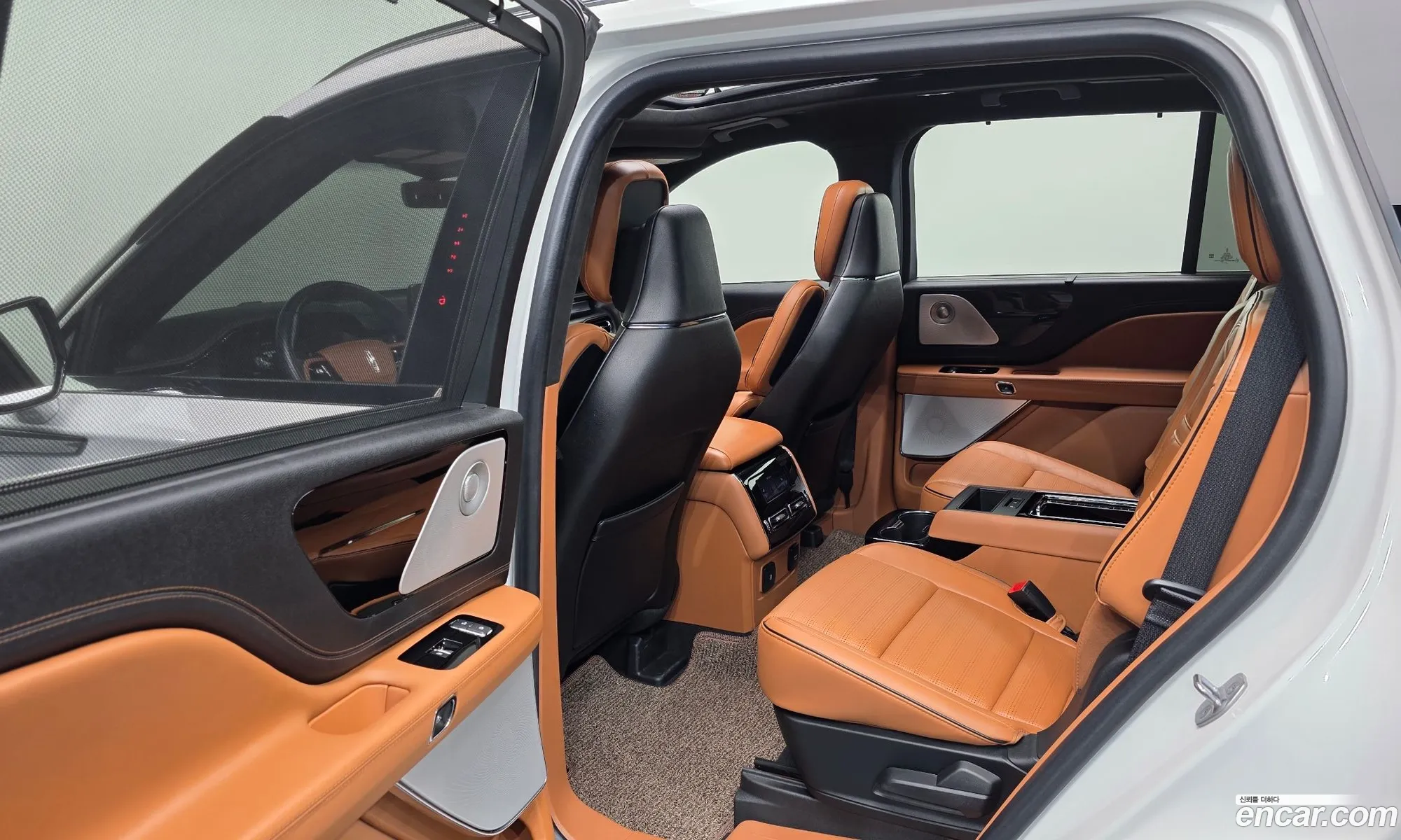 Lincoln Aviator 2023 5LM5J9XC2PGL07199 — 15