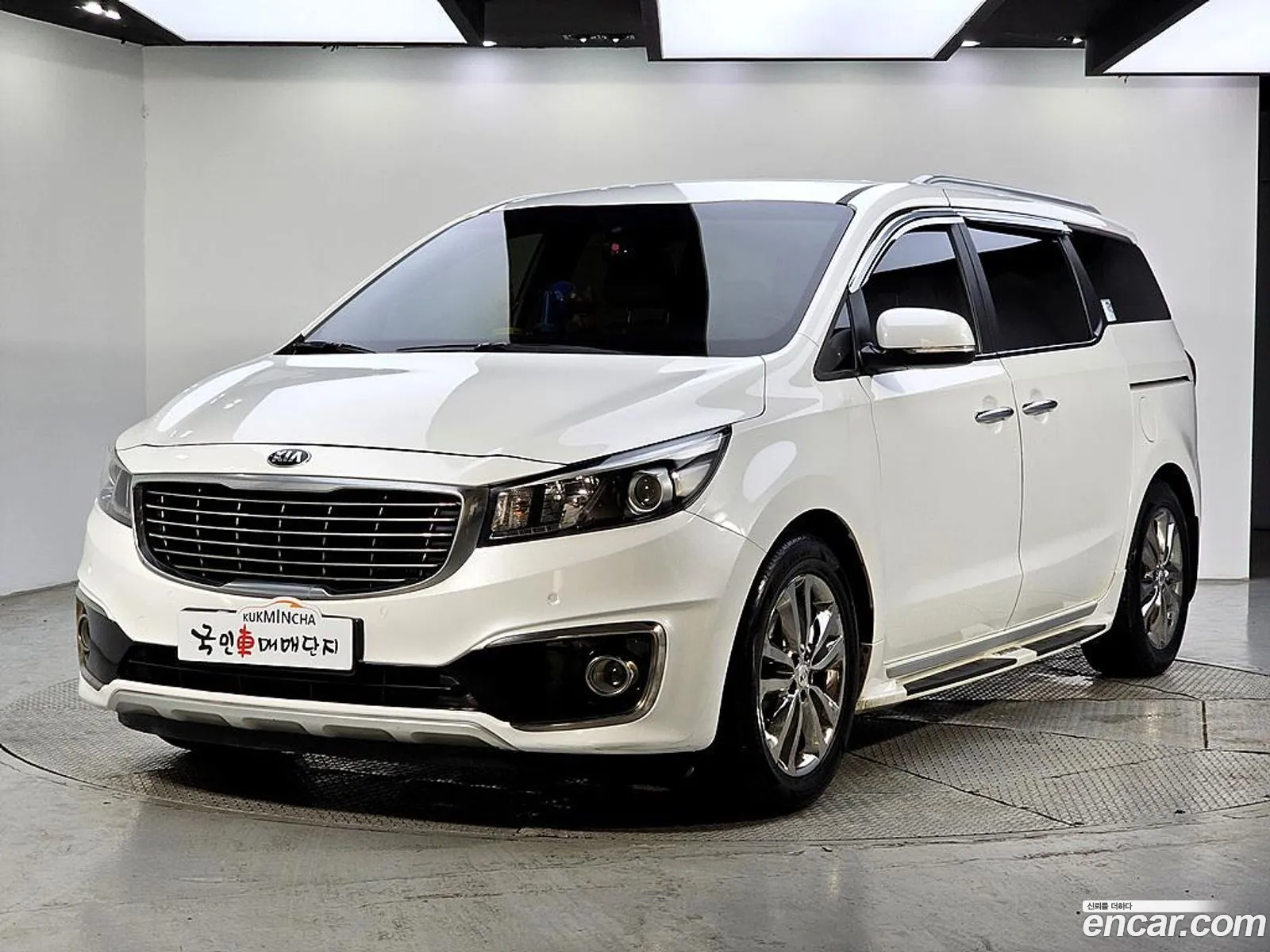 Kia Carnival 2015 — 4