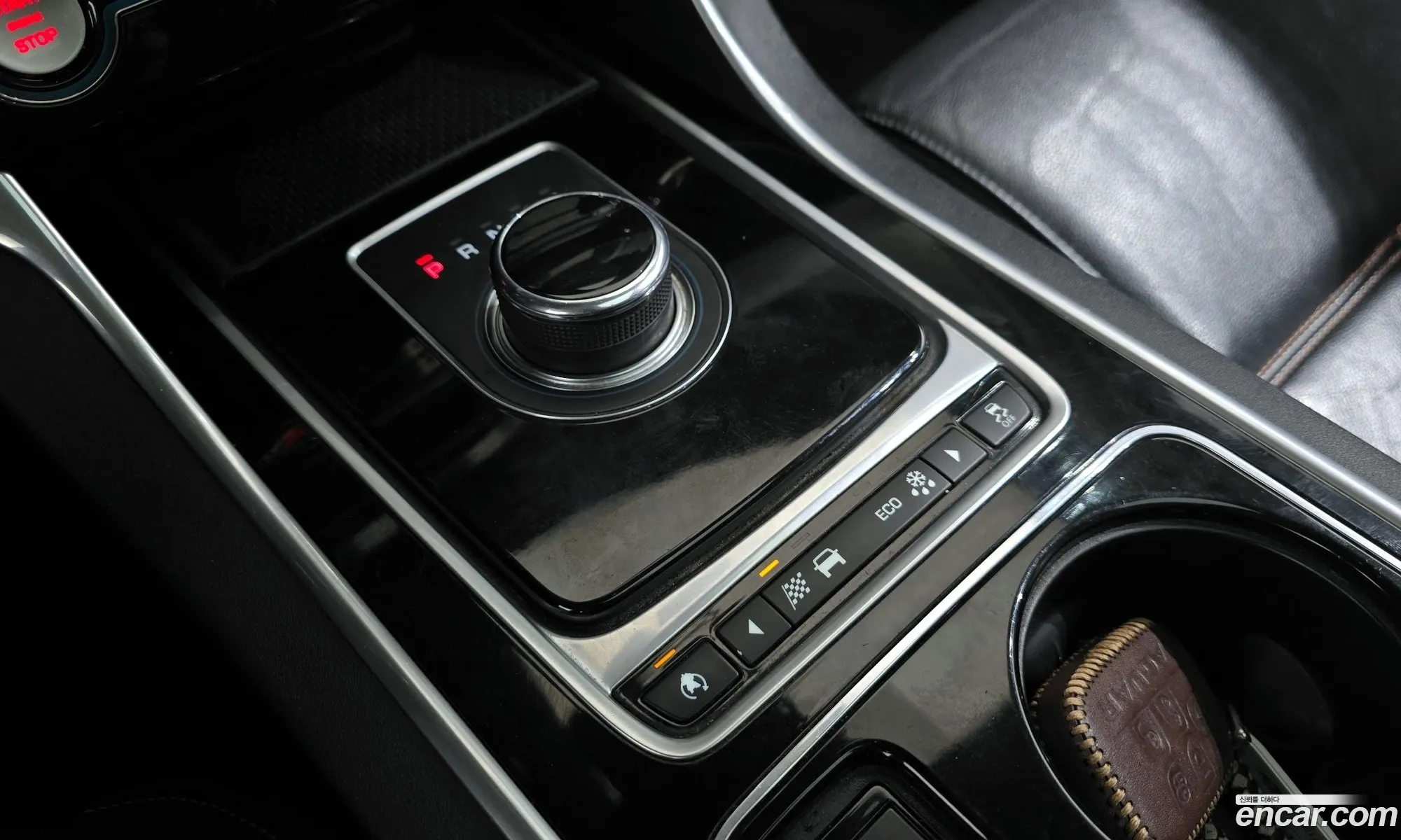 Jaguar XE 2016 SAJAA4BN4HCP00360 — 20