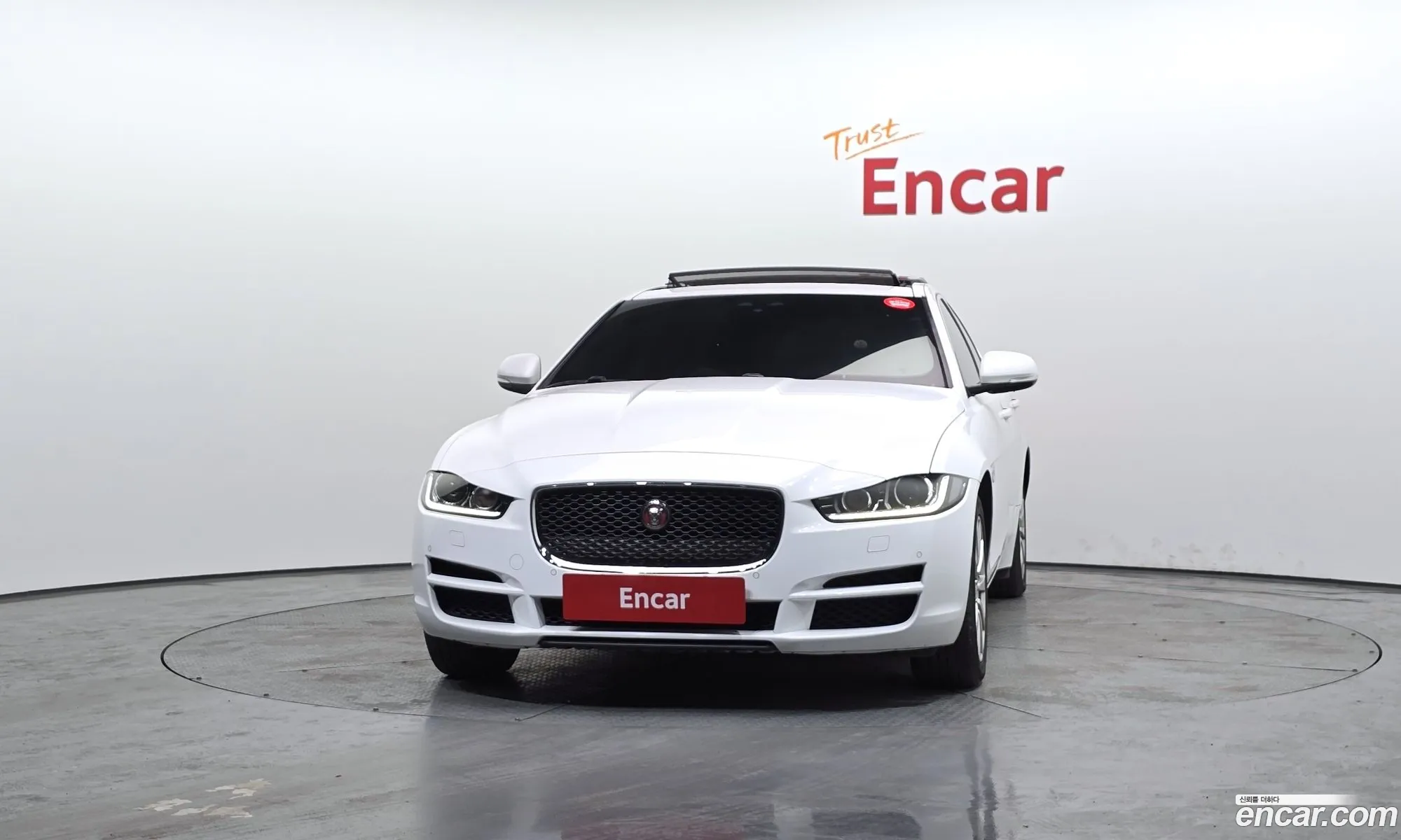 Jaguar XE 2016 SAJAA4BN4HCP00360 — 6