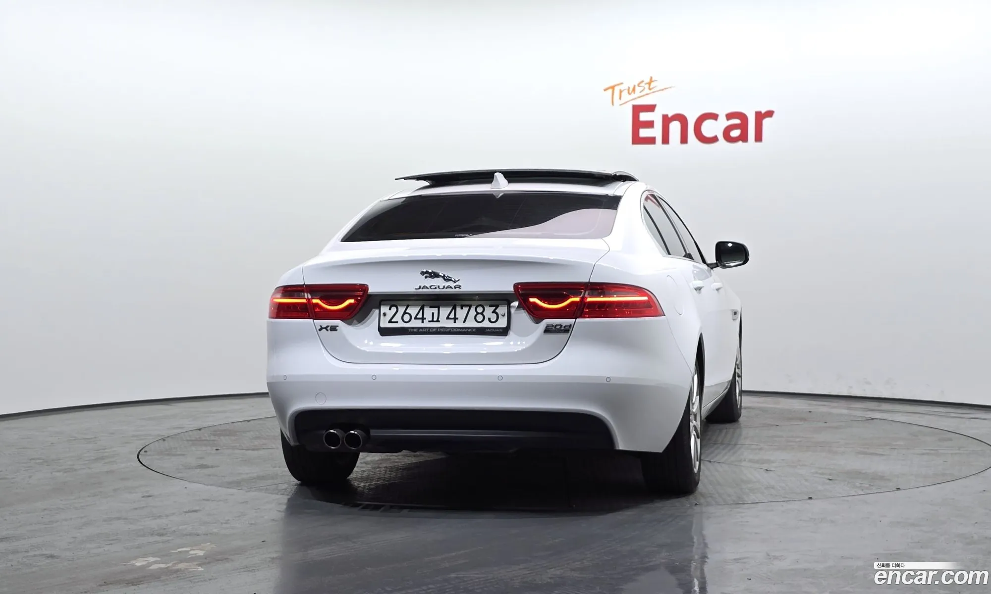 Jaguar XE 2016 SAJAA4BN4HCP00360 — 14