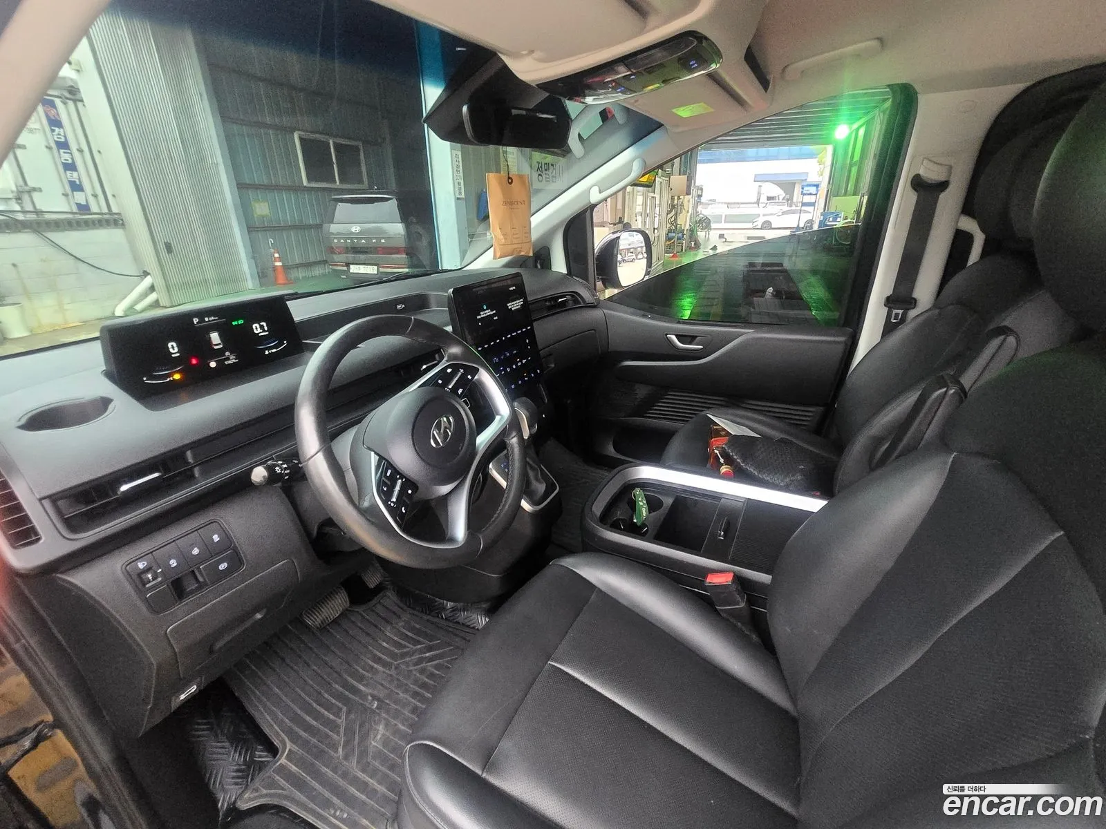 Hyundai Staria 2023 — 3