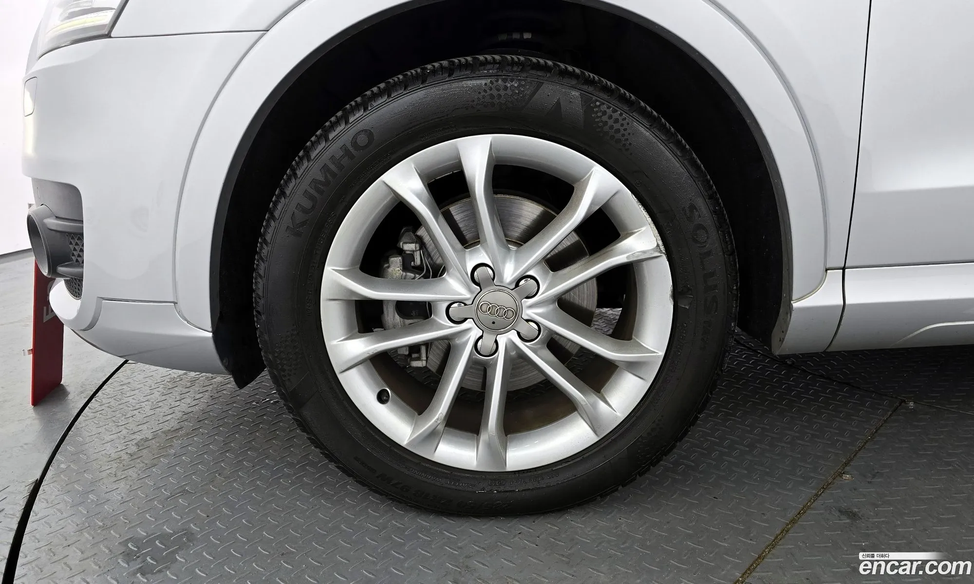 Audi Q3 2014 WAUZZZ8U9ER069570 — 10