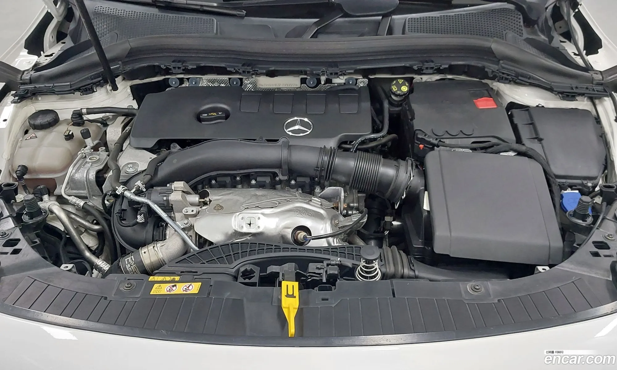 Mercedes-Benz GLA-Class H247 2023 — 10