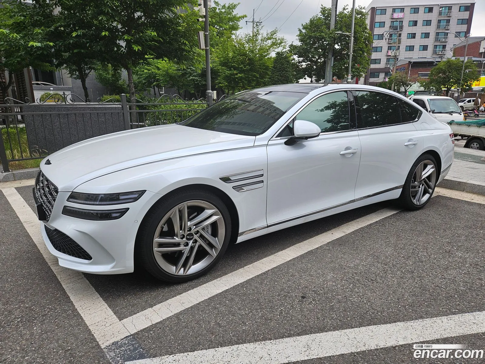 Genesis G80 2025 — 2