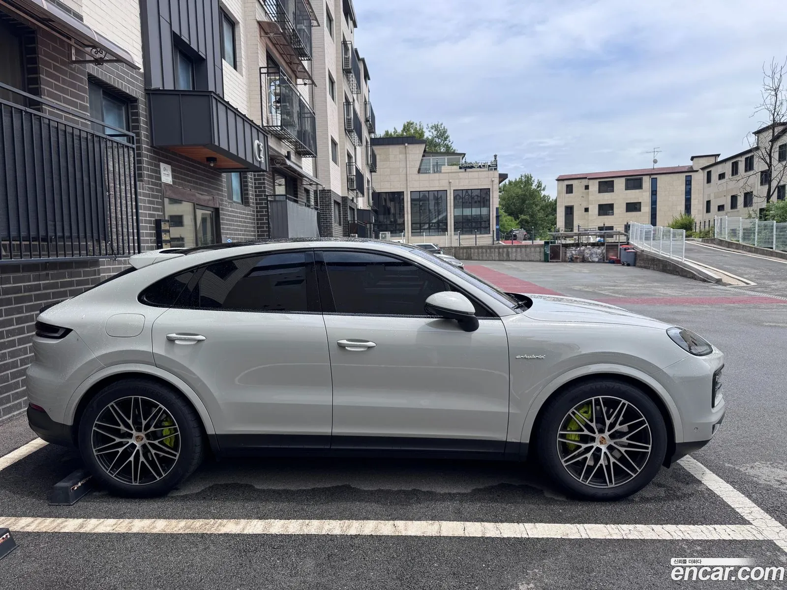 Porsche Cayenne 2025 — 17
