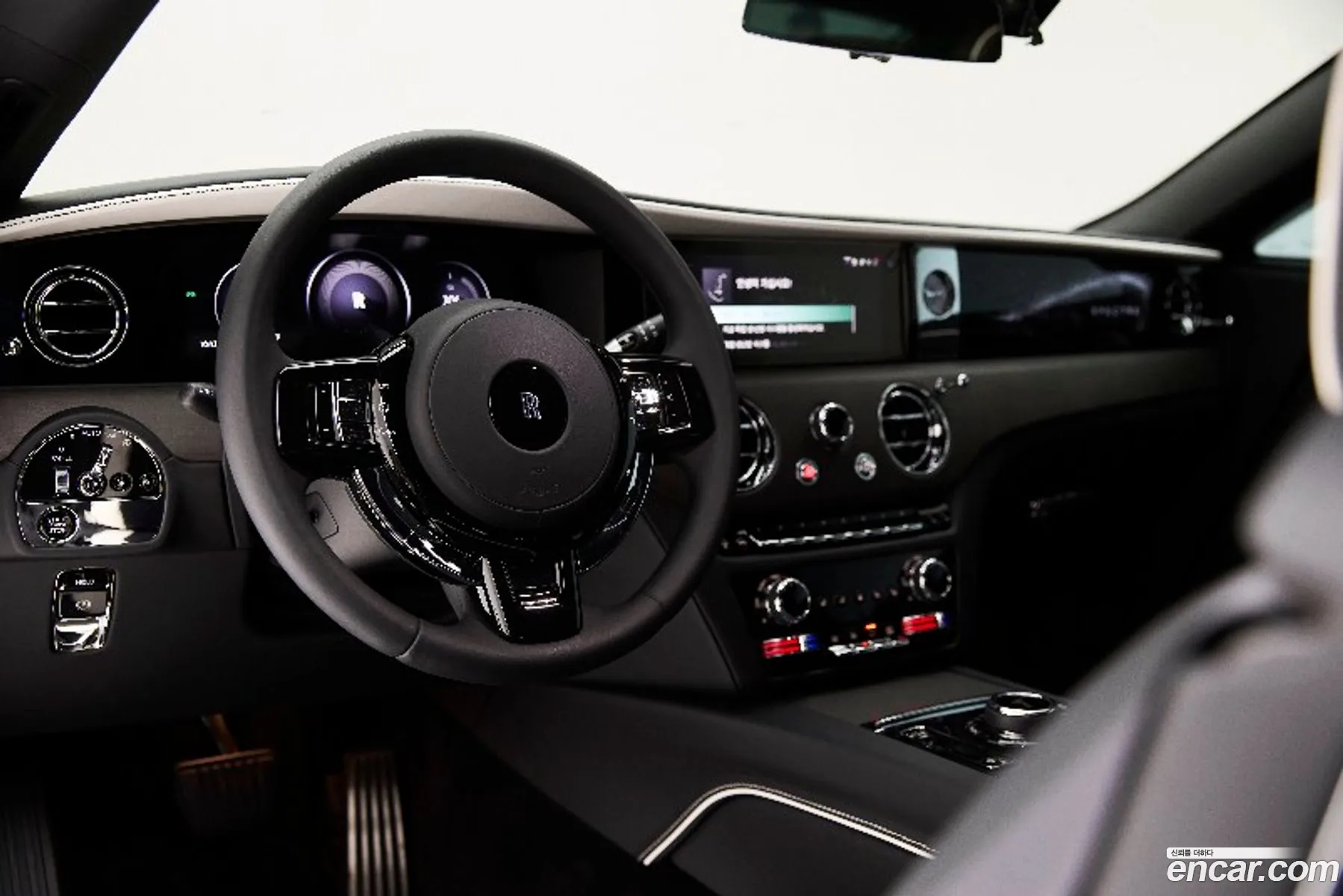 Rolls-Royce Spectre 2024 — 13