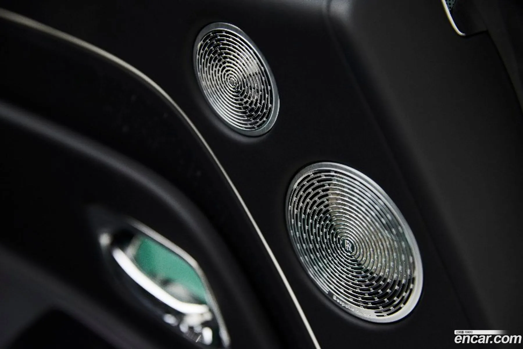 Rolls-Royce Spectre 2024 — 14