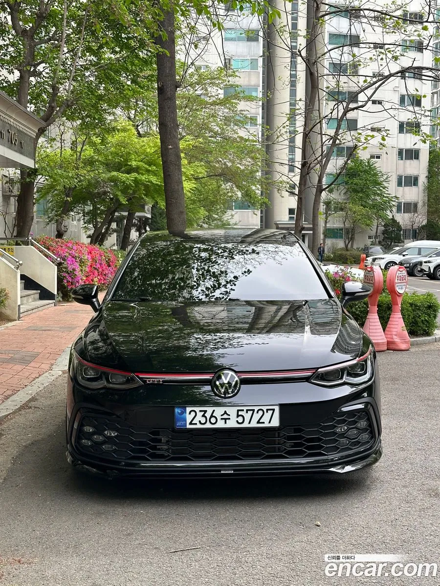 Volkswagen Golf 8th Gen 2024 — 2