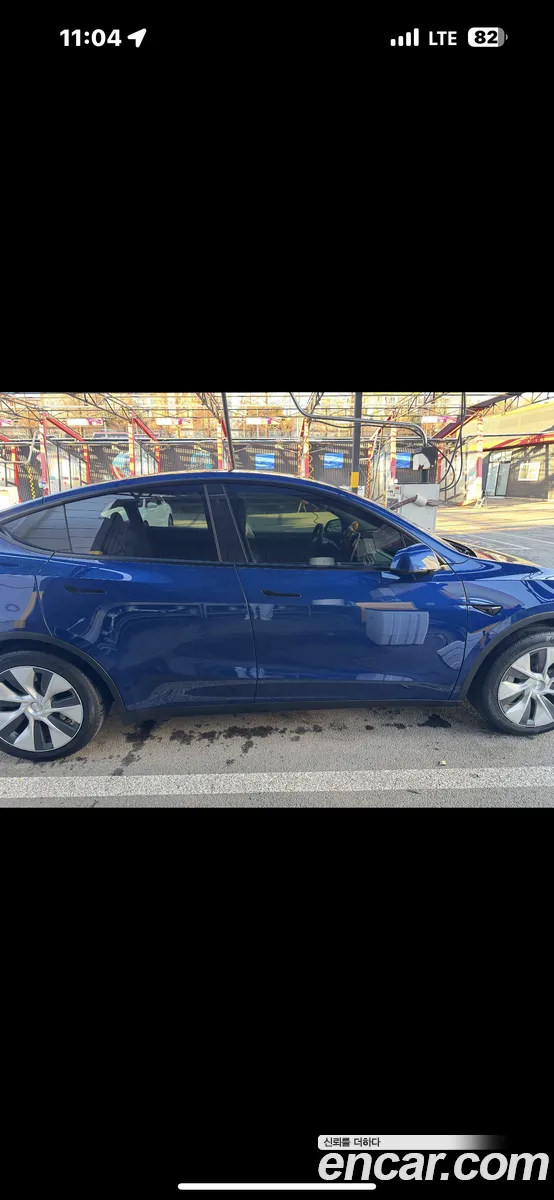 Tesla Model Y 2021 — 17