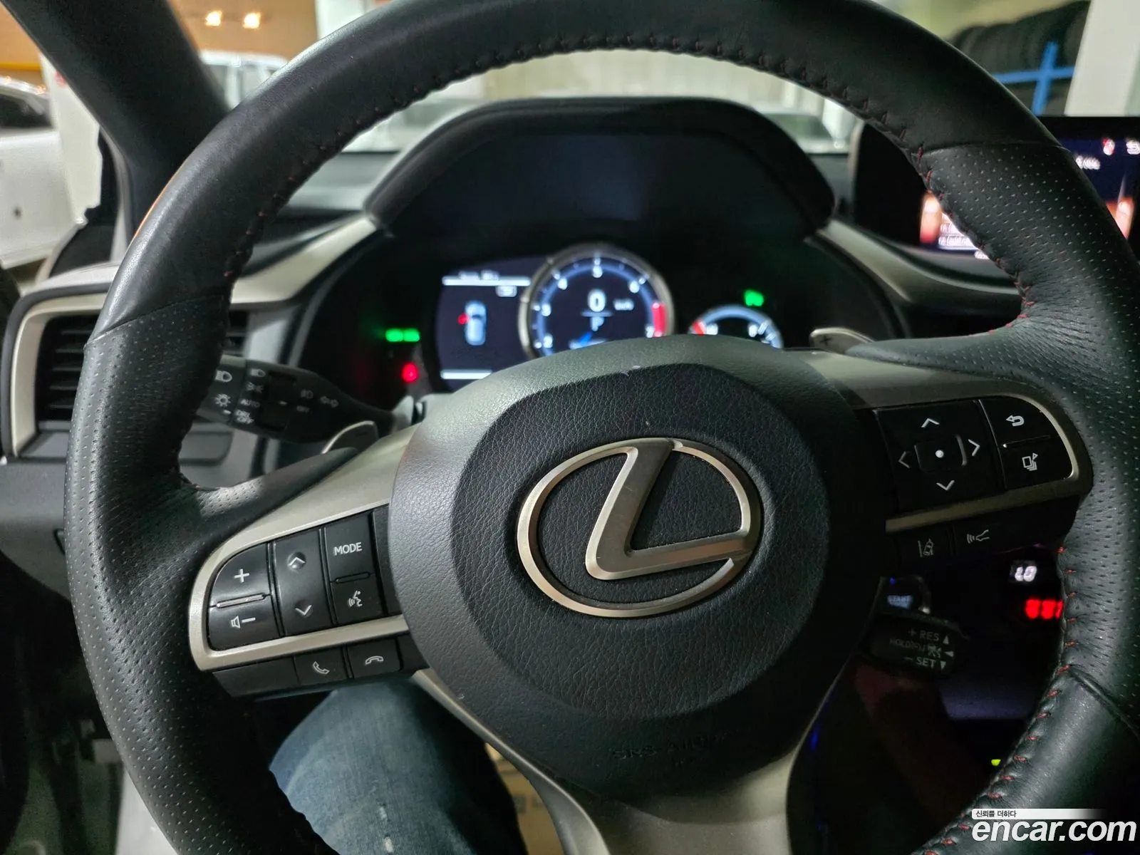 Lexus RX350 2018 — 13