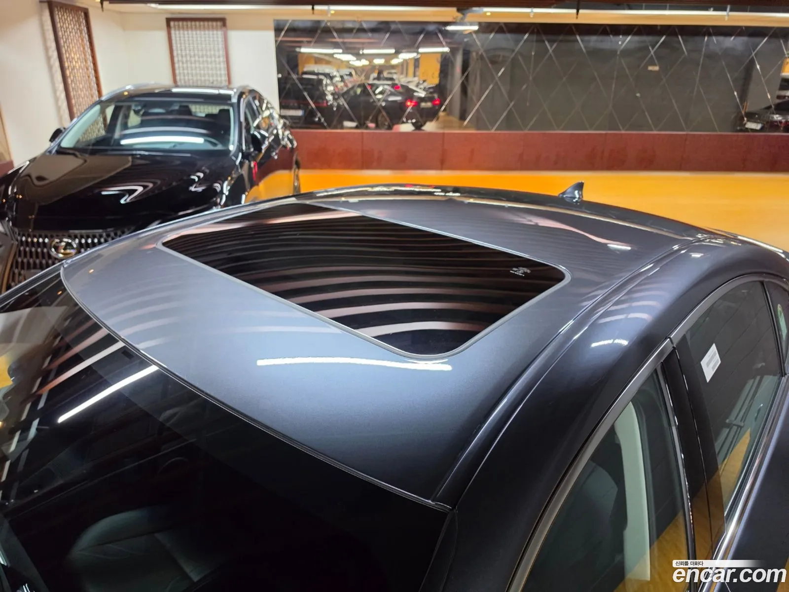 Lexus ES300h 7th Gen 2025 — 18