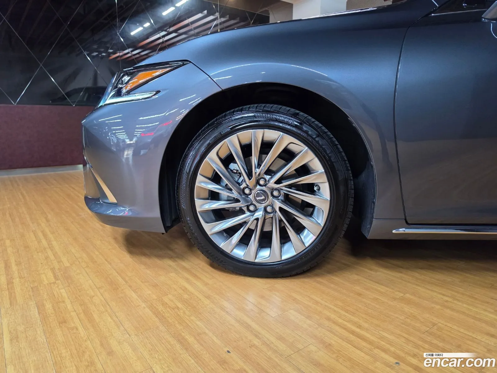 Lexus ES300h 7th Gen 2025 — 12