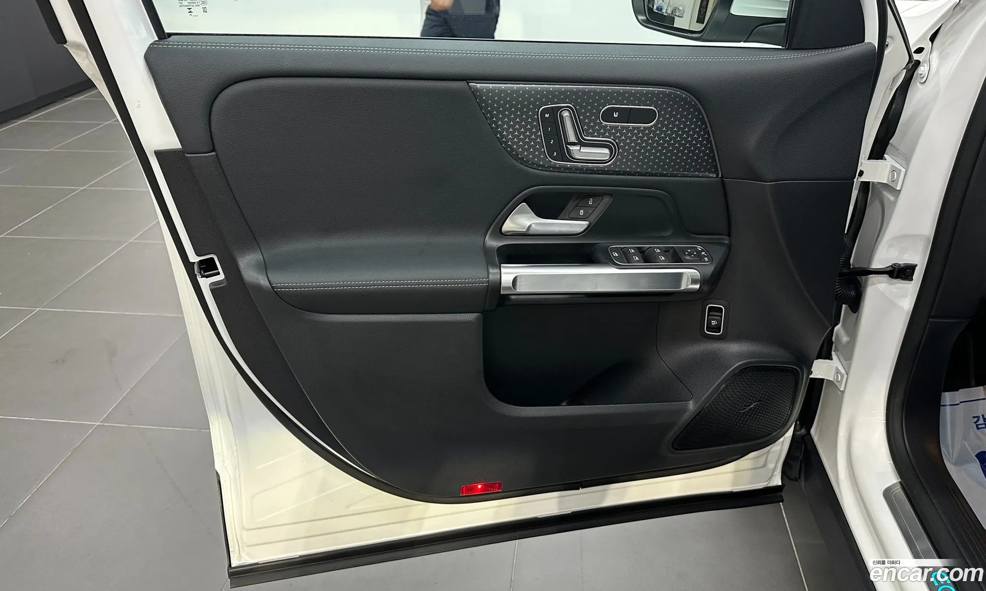 Mercedes-Benz EQB X243 2025 — 18